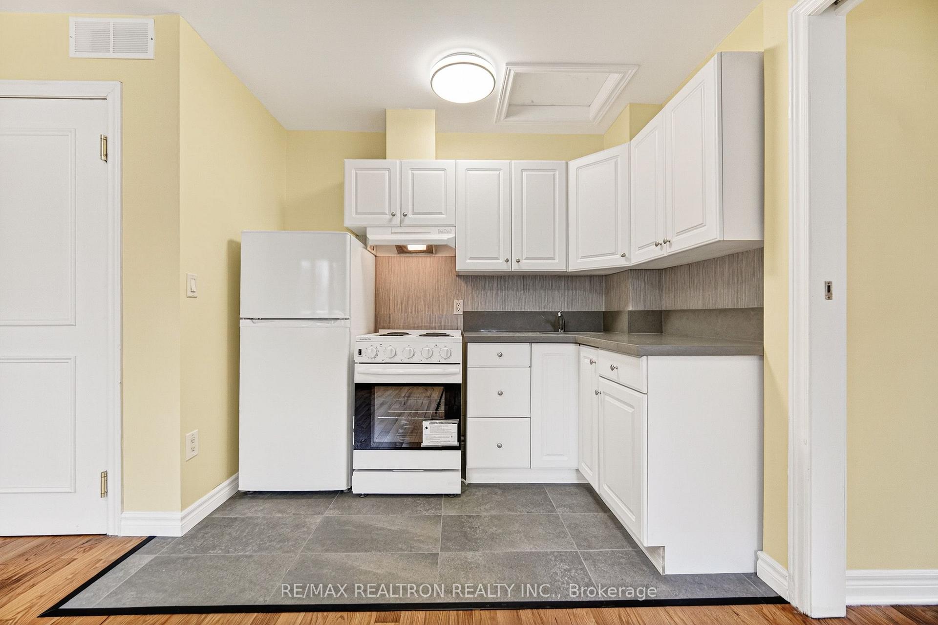 Photo 23 of 454 Donlands Avenue, Toronto, East York — HOMEH