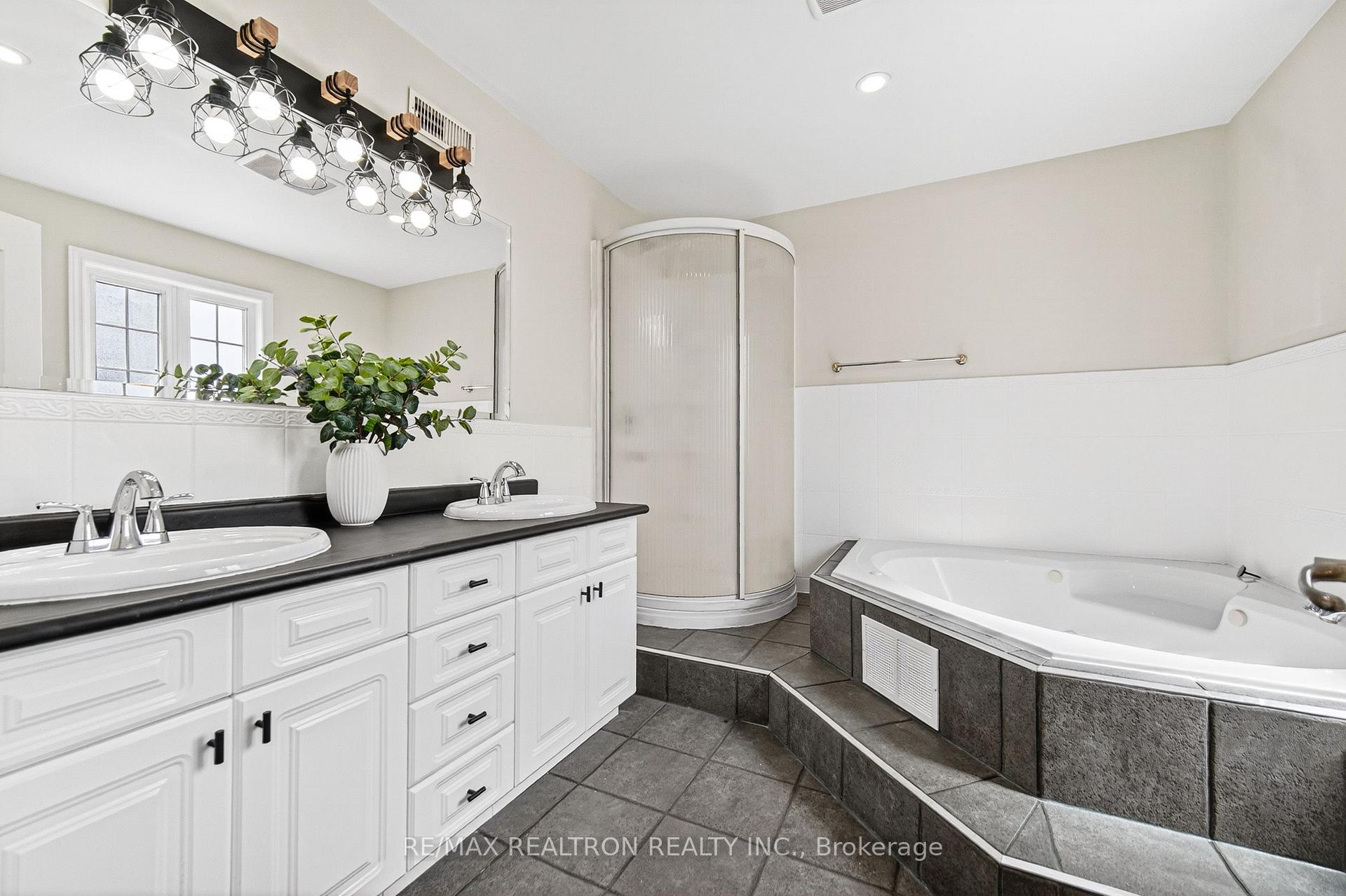 Photo 29 of 454 Donlands Avenue, Toronto, East York — HOMEH