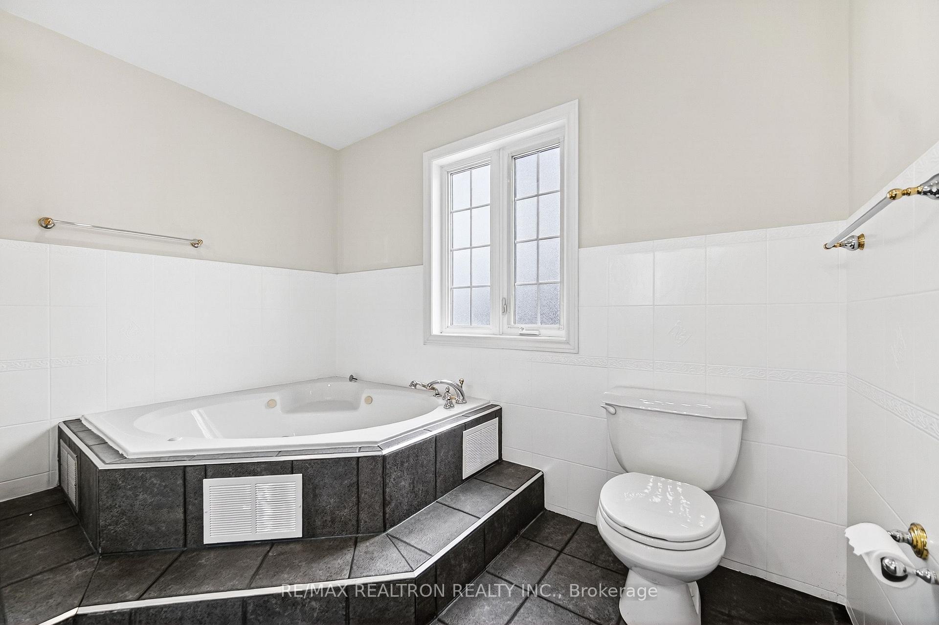 Photo 30 of 454 Donlands Avenue, Toronto, East York — HOMEH