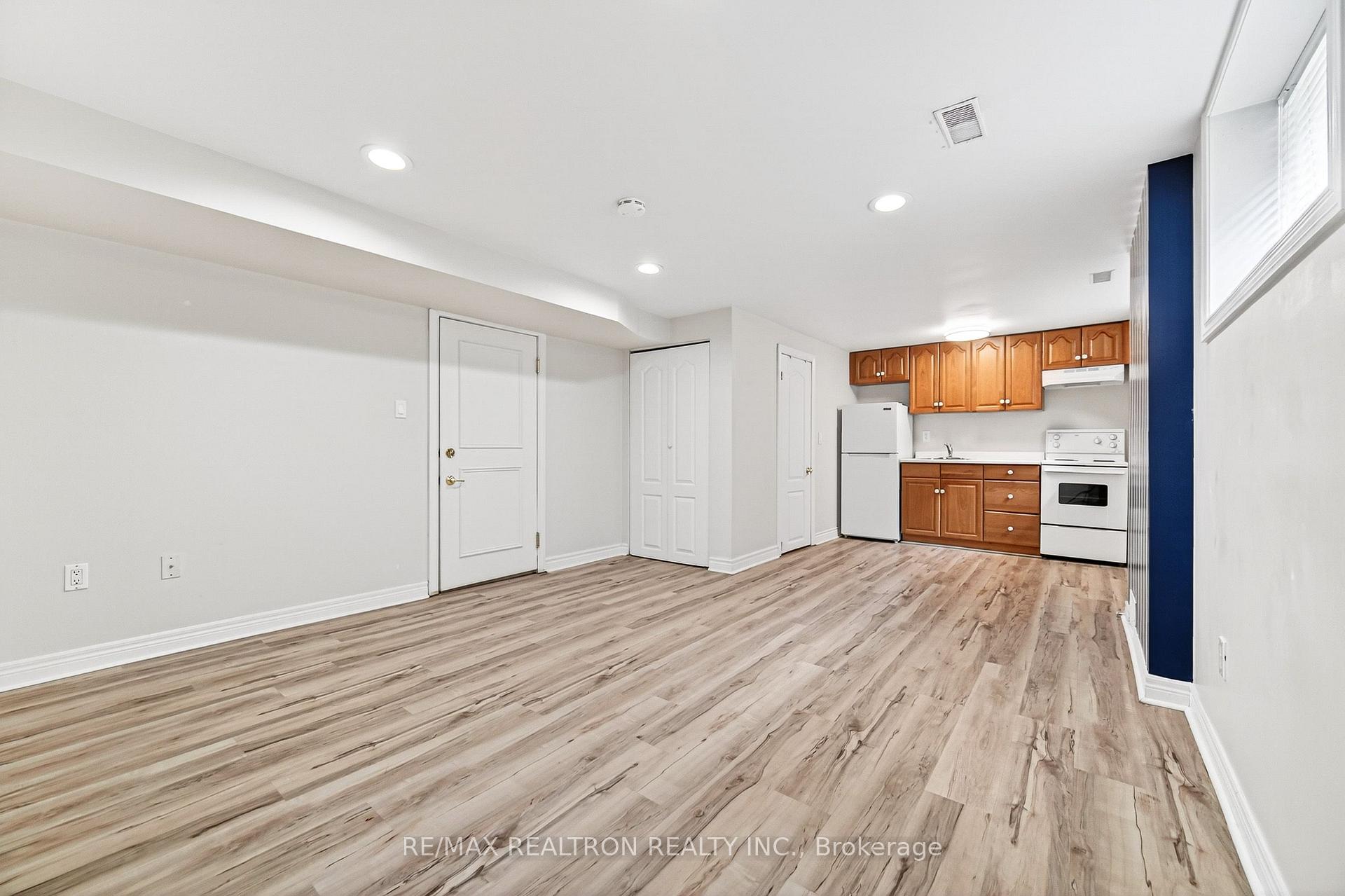 Photo 33 of 454 Donlands Avenue, Toronto, East York — HOMEH