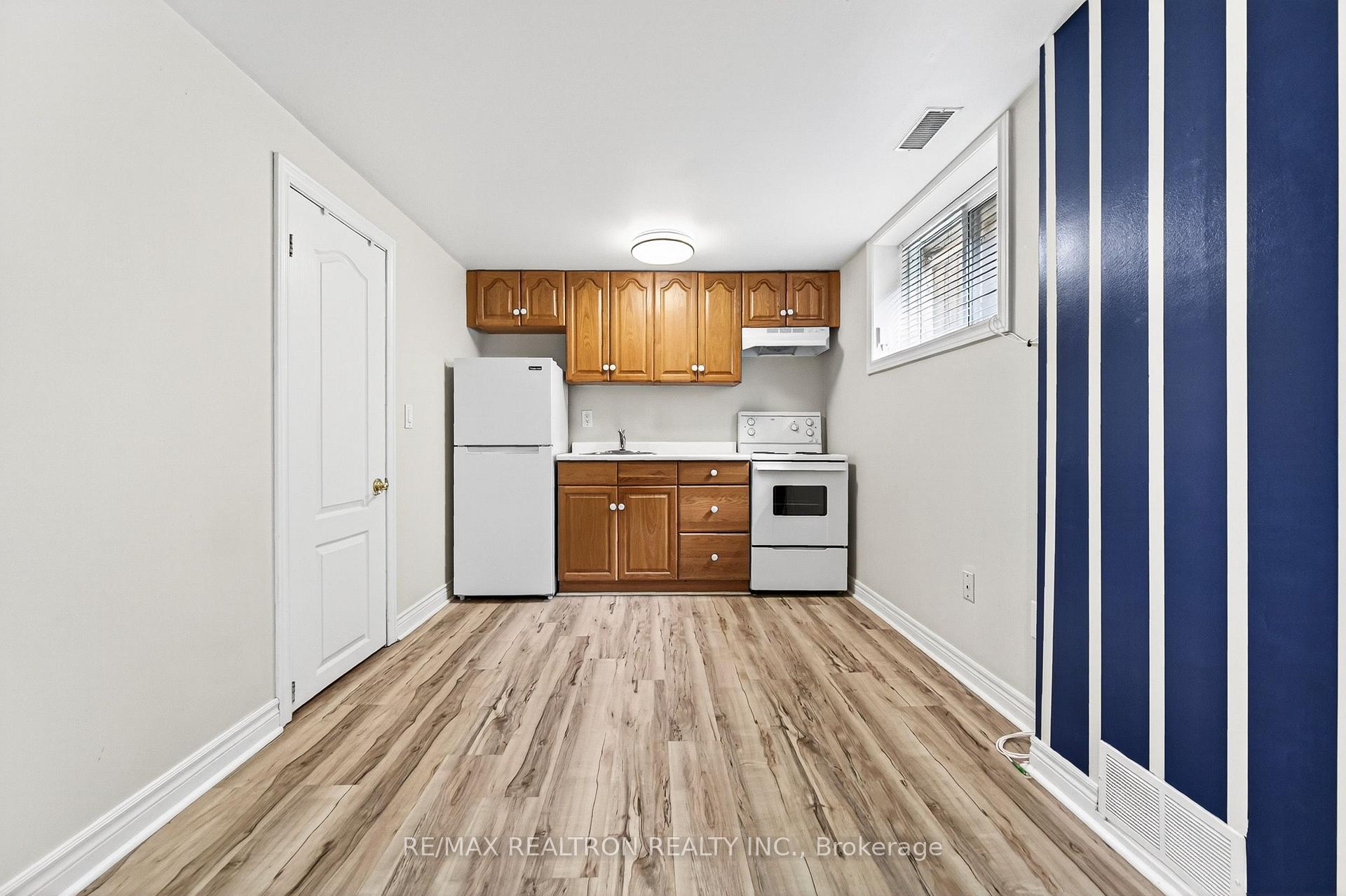 Photo 37 of 454 Donlands Avenue, Toronto, East York — HOMEH