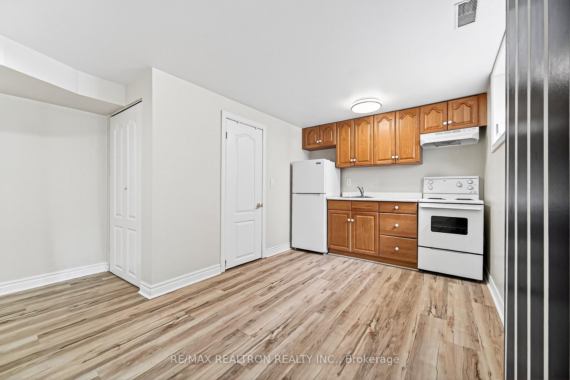 Photo 39 of 454 Donlands Avenue, Toronto, East York — HOMEH