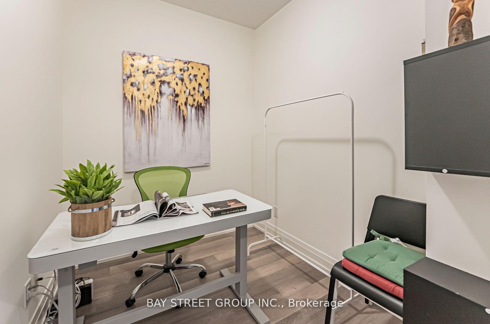 Photo 11 of Unit 718, 7167 Yonge Street, Markham, Thornhill — HOMEH
