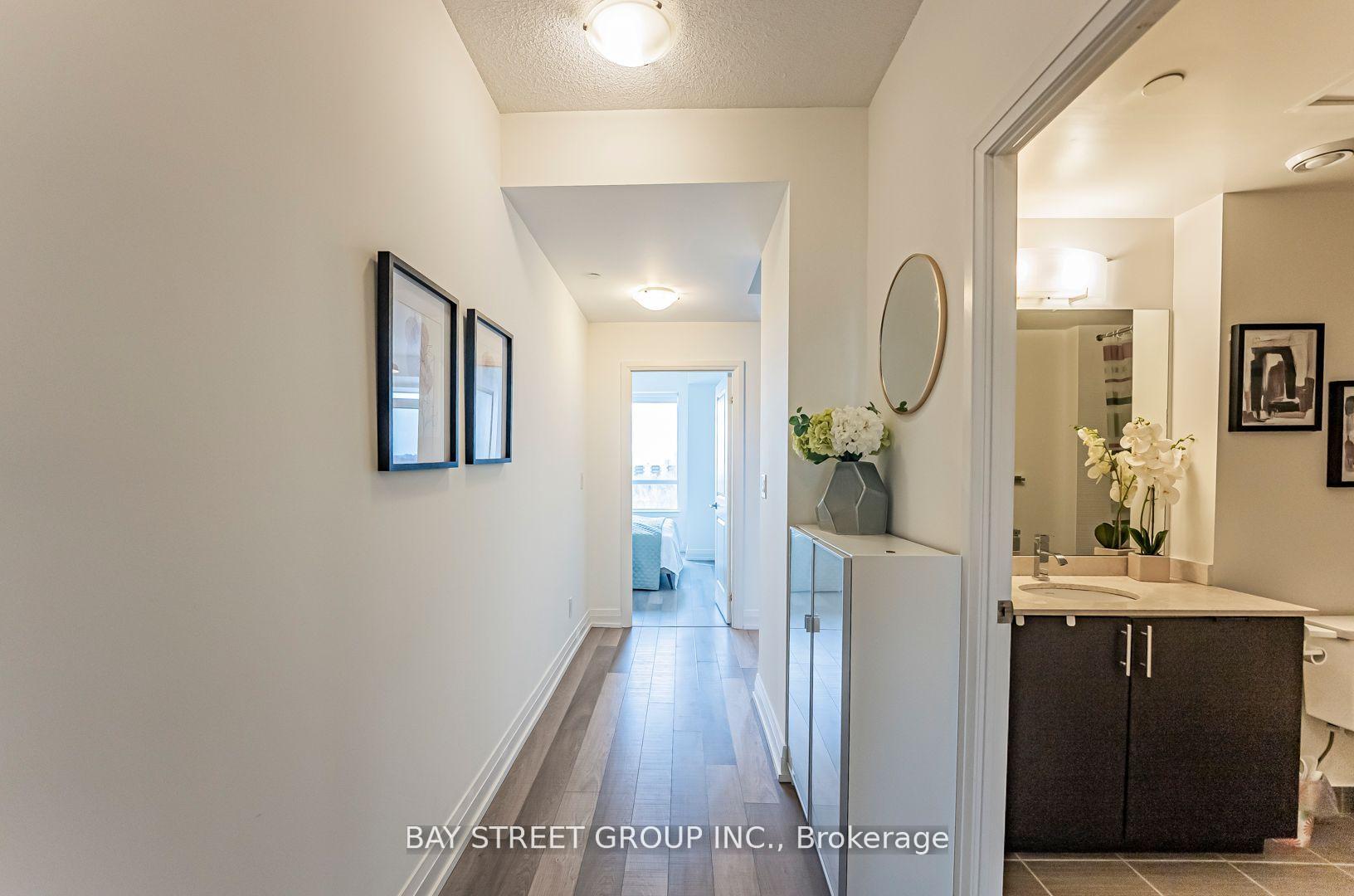 Photo 12 of Unit 718, 7167 Yonge Street, Markham, Thornhill — HOMEH