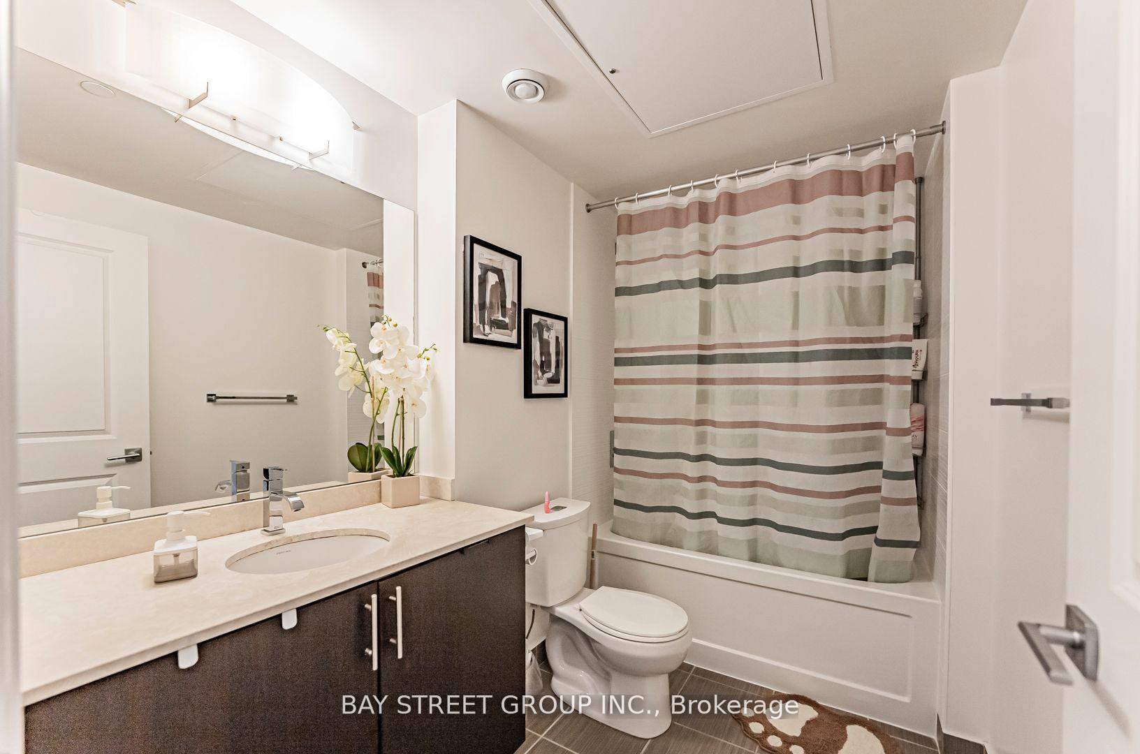 Photo 13 of Unit 718, 7167 Yonge Street, Markham, Thornhill — HOMEH