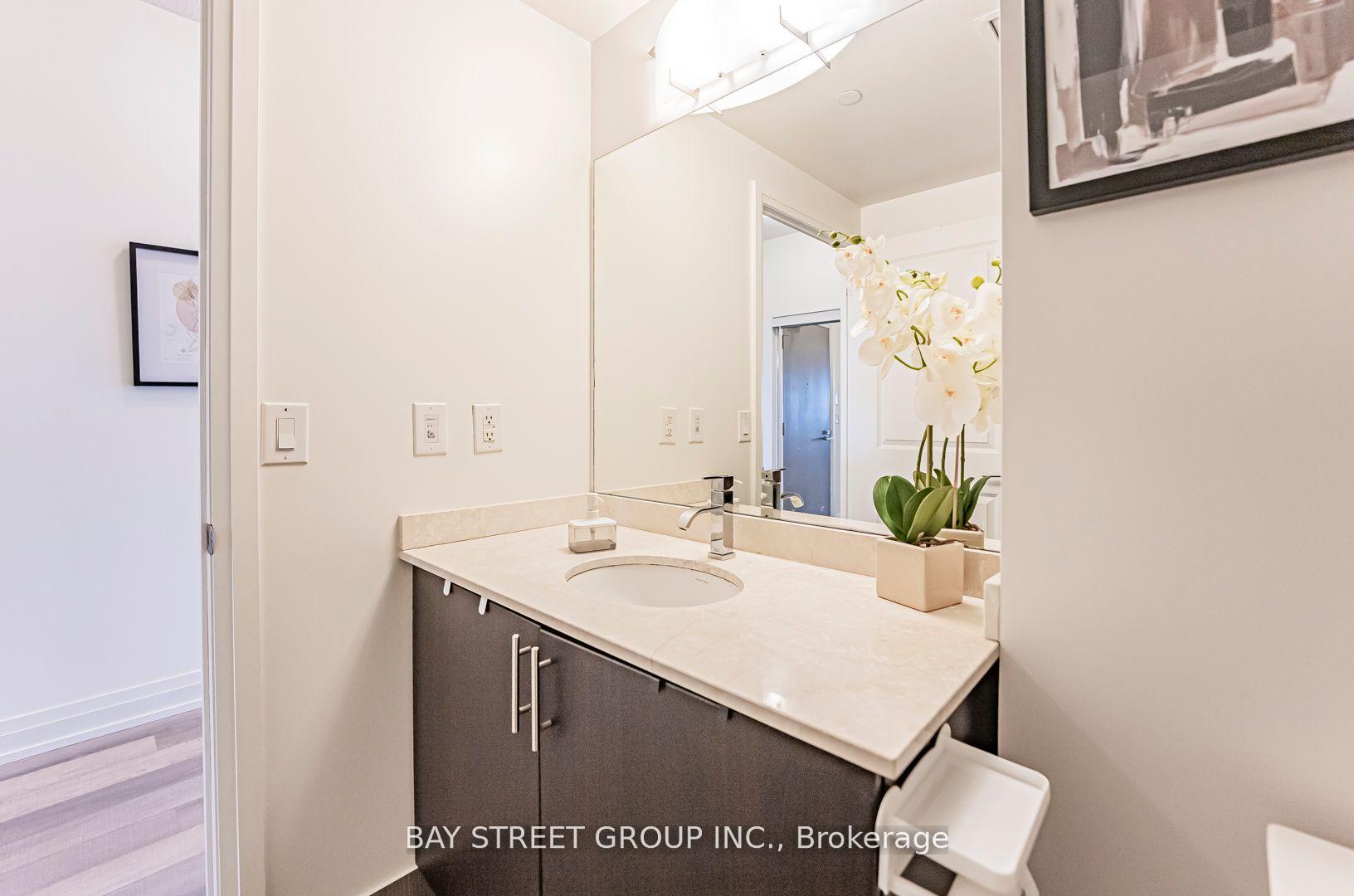 Photo 14 of Unit 718, 7167 Yonge Street, Markham, Thornhill — HOMEH