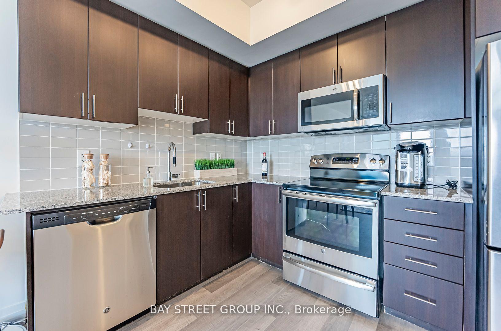 Photo 18 of Unit 718, 7167 Yonge Street, Markham, Thornhill — HOMEH