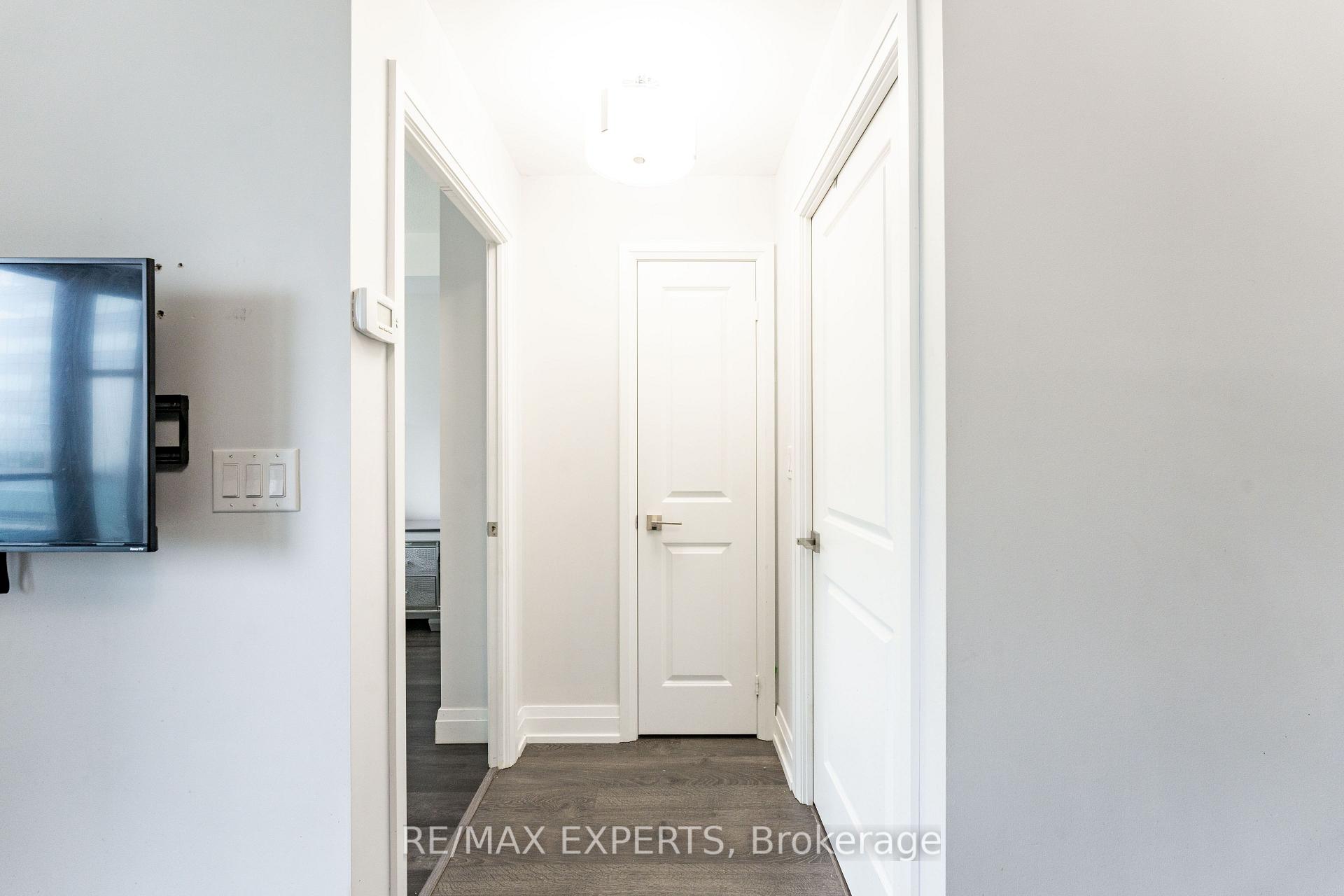 Photo 12 of Unit 401, 3700 Highway 7, Vaughan, Vaughan Corporate Centre — HOMEH