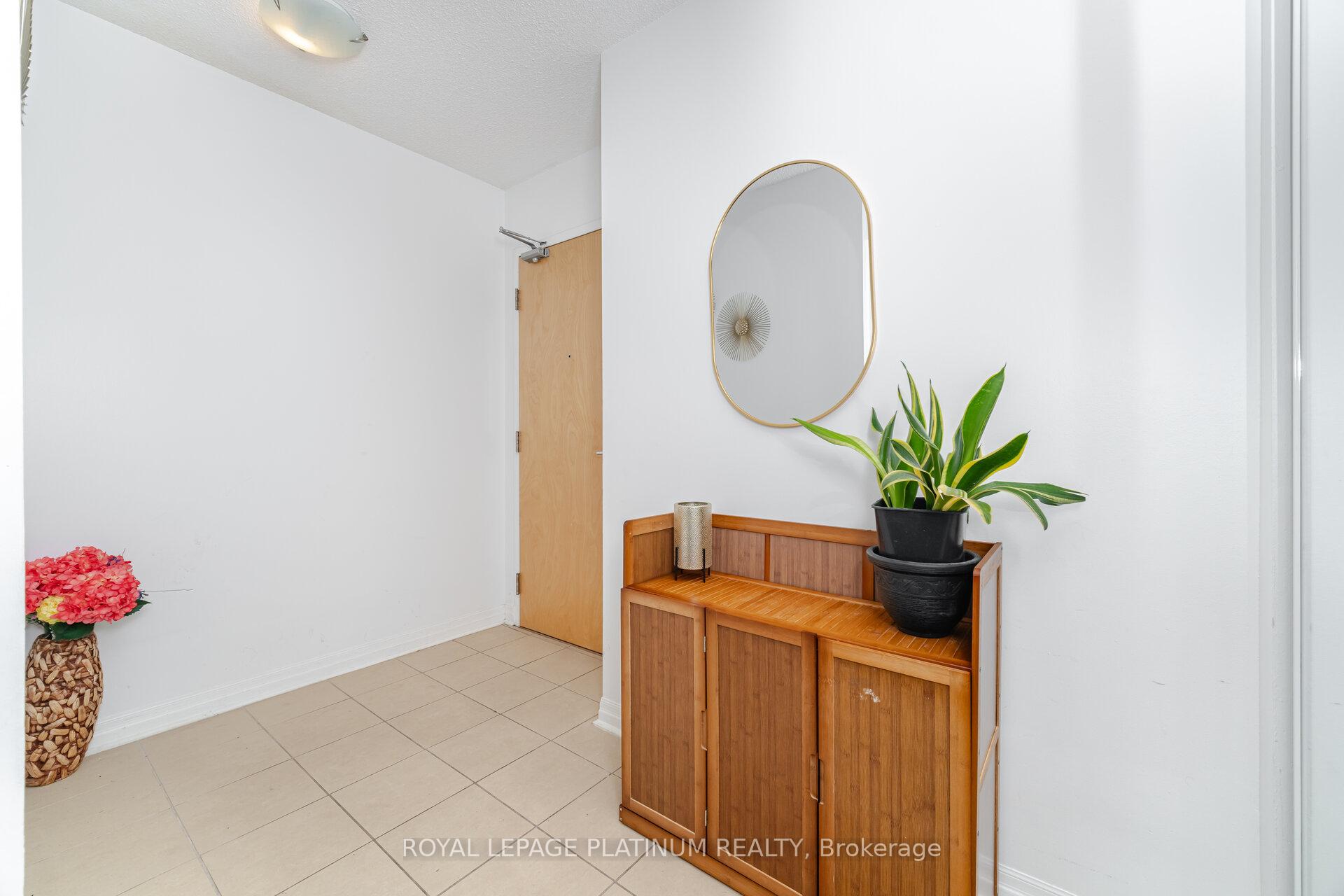 Photo 8 of Unit 510, 3515 kariya Drive, Mississauga, Mississauga Valleys — HOMEH