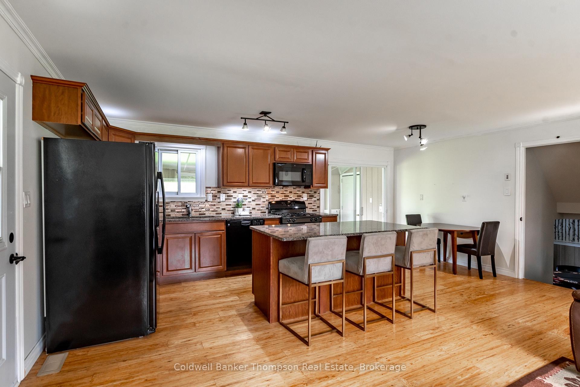 Photo 4 of 1346 Aspdin Road, Huntsville, Stisted — HOMEH