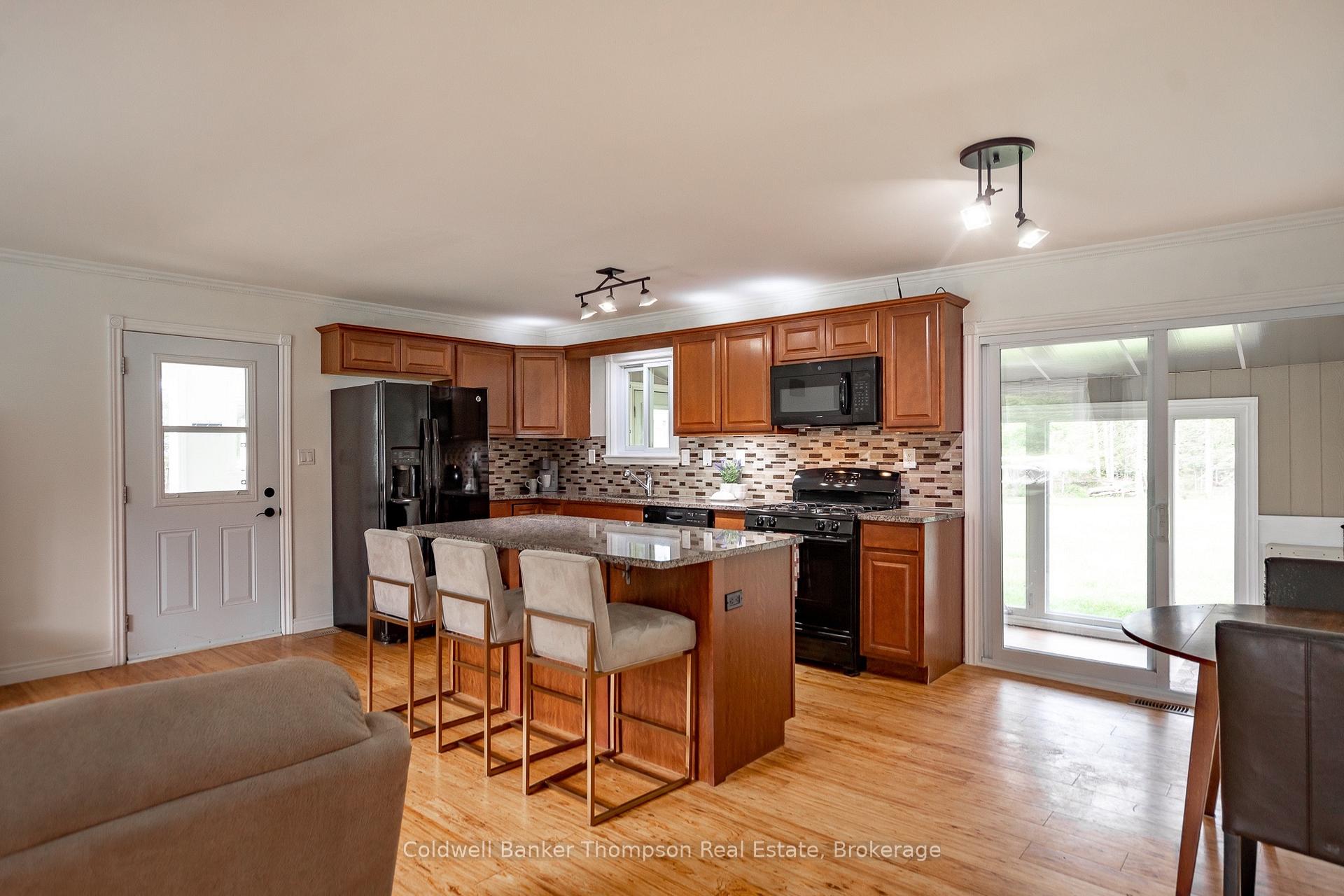 Photo 6 of 1346 Aspdin Road, Huntsville, Stisted — HOMEH