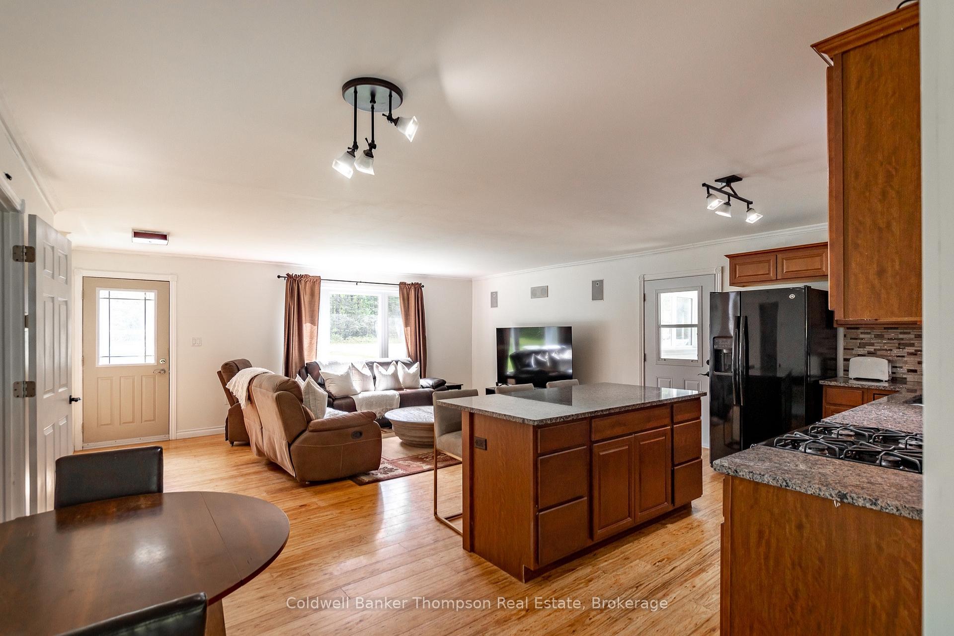 Photo 10 of 1346 Aspdin Road, Huntsville, Stisted — HOMEH
