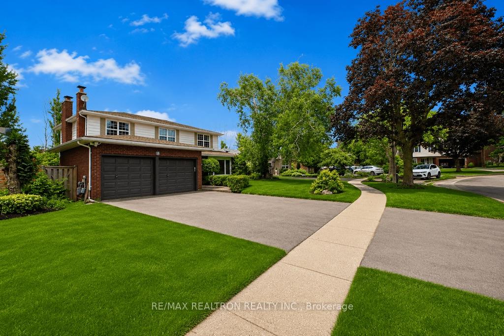 Photo 39 of 18 Debra Crescent, Barrie, Allandale Heights — HOMEH