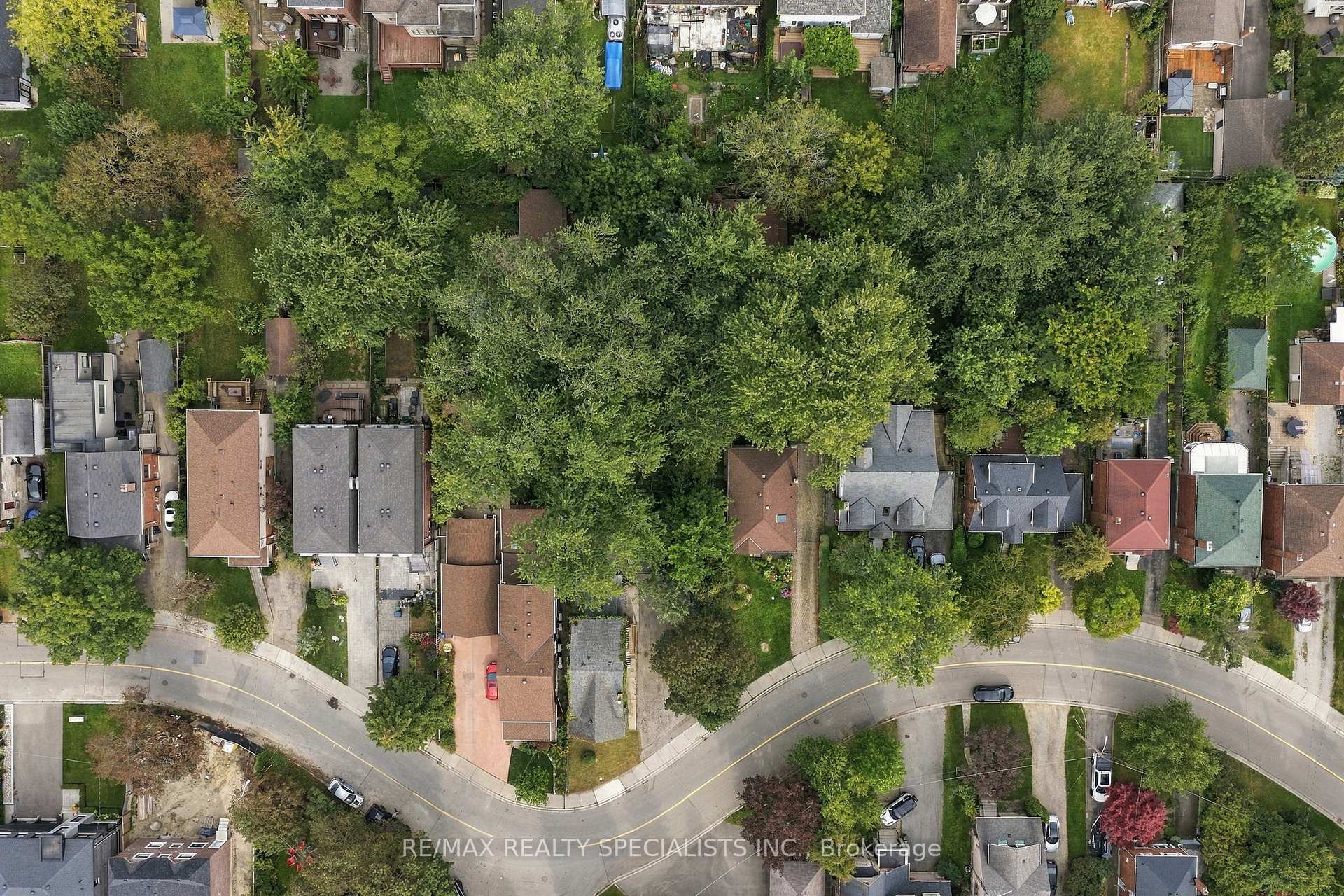 Photo 3 of 67 Twenty Seventh Street, Etobicoke, Long Branch — HOMEH