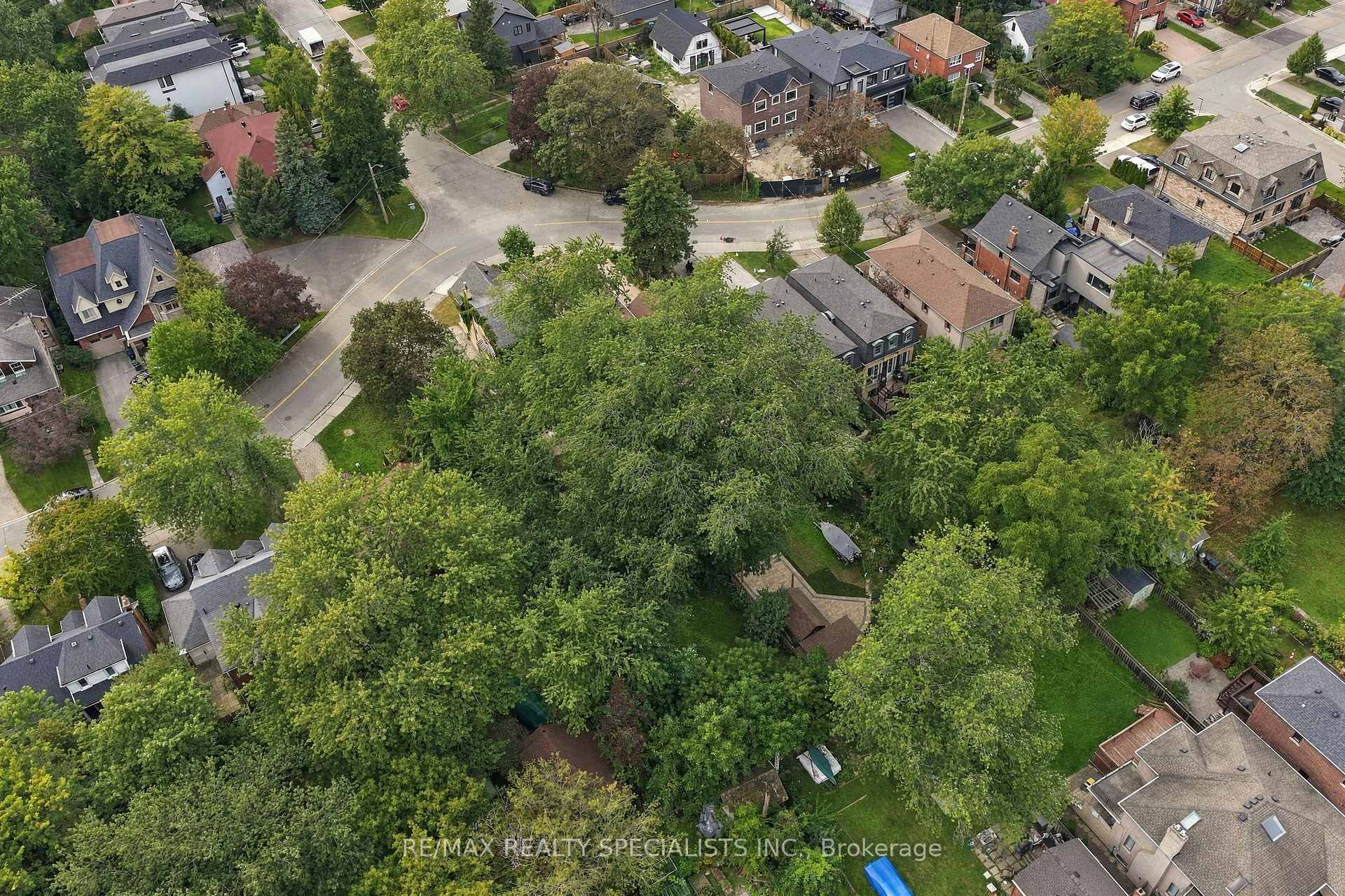 Photo 4 of 67 Twenty Seventh Street, Etobicoke, Long Branch — HOMEH