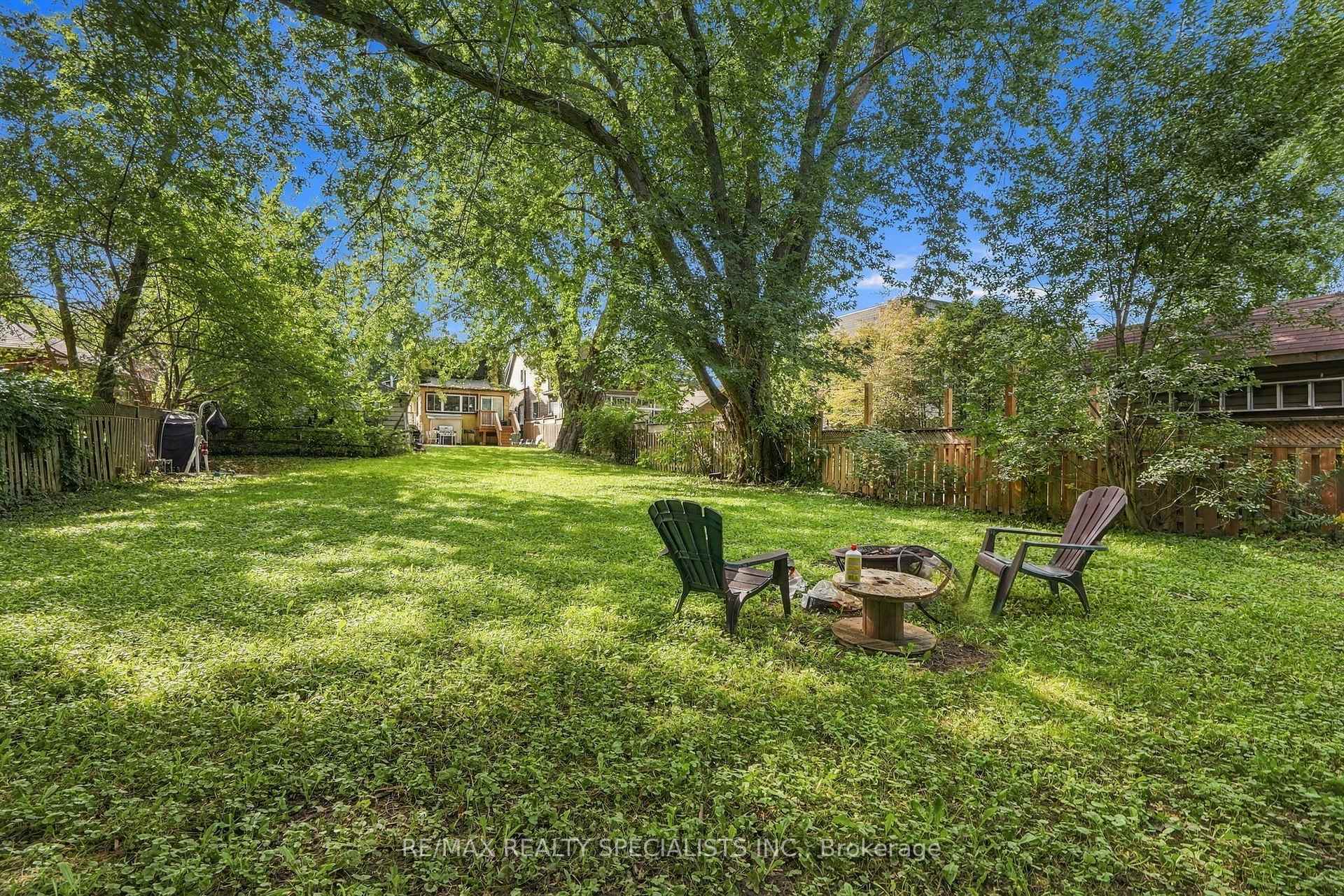 Photo 9 of 67 Twenty Seventh Street, Etobicoke, Long Branch — HOMEH
