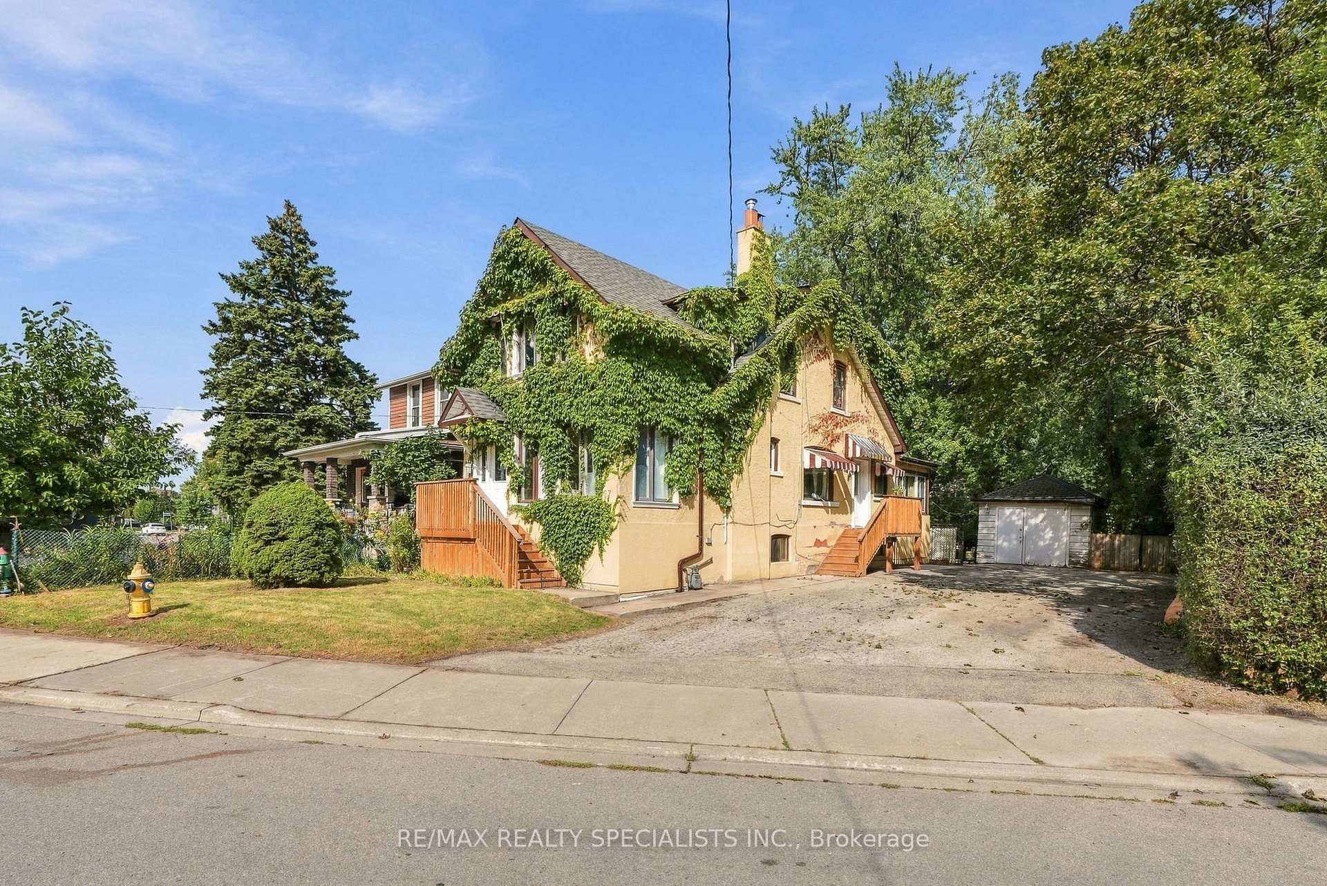 Photo 11 of 67 Twenty Seventh Street, Etobicoke, Long Branch — HOMEH