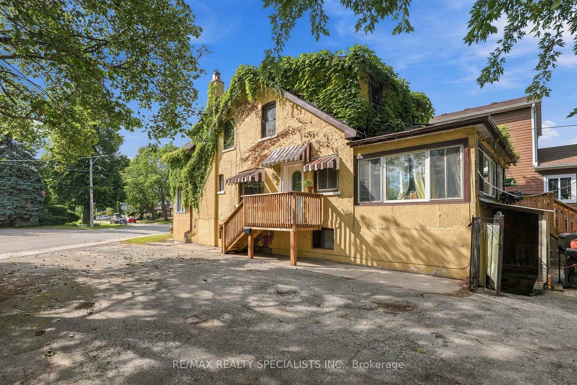 Photo 20 of 67 Twenty Seventh Street, Etobicoke, Long Branch — HOMEH