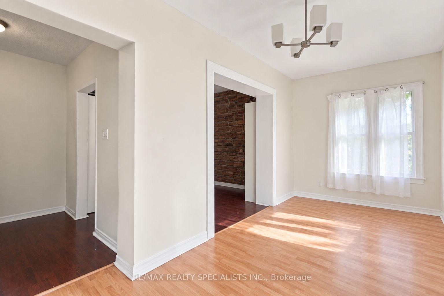 Photo 26 of 67 Twenty Seventh Street, Etobicoke, Long Branch — HOMEH