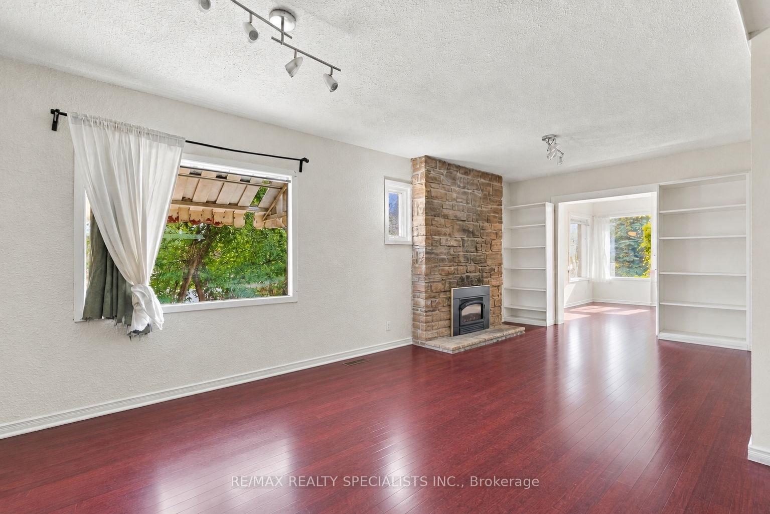 Photo 27 of 67 Twenty Seventh Street, Etobicoke, Long Branch — HOMEH