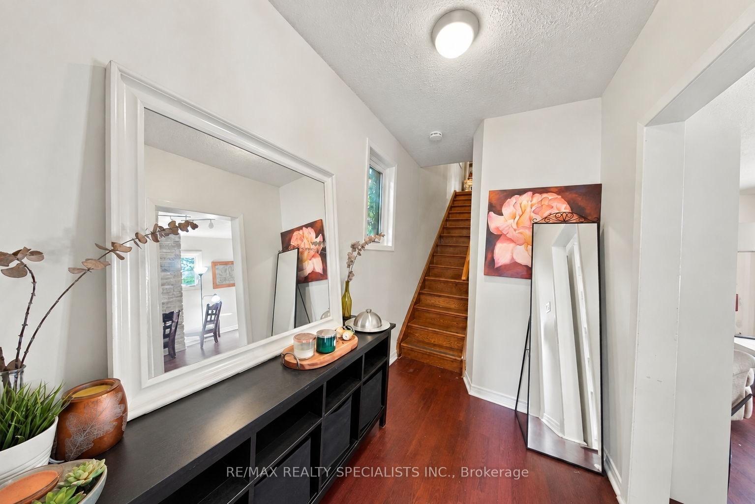 Photo 29 of 67 Twenty Seventh Street, Etobicoke, Long Branch — HOMEH