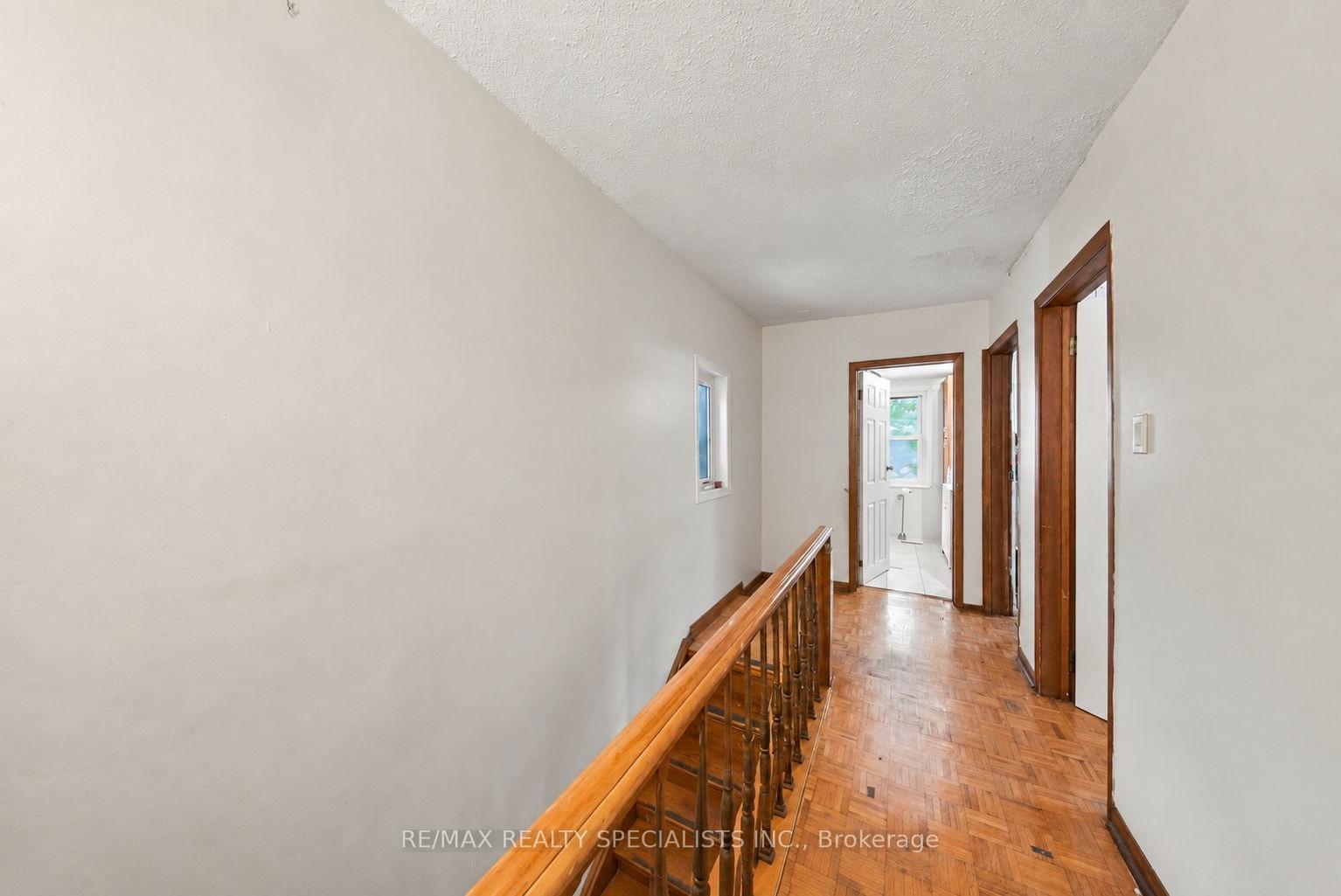 Photo 30 of 67 Twenty Seventh Street, Etobicoke, Long Branch — HOMEH