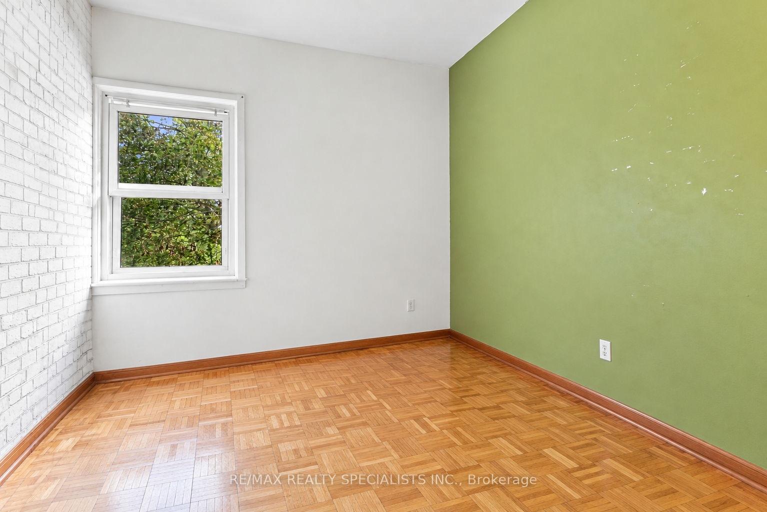 Photo 31 of 67 Twenty Seventh Street, Etobicoke, Long Branch — HOMEH