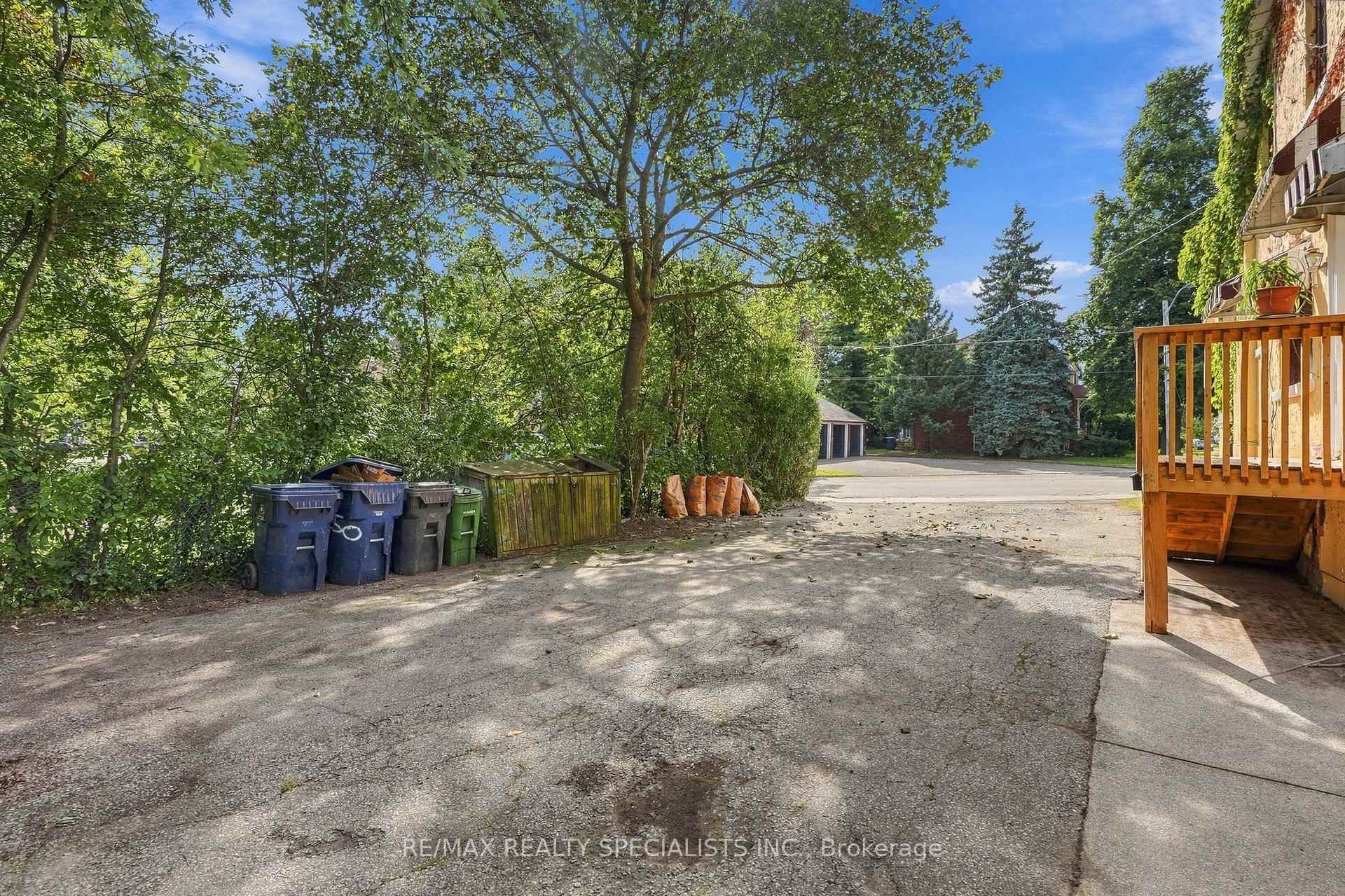 Photo 40 of 67 Twenty Seventh Street, Etobicoke, Long Branch — HOMEH
