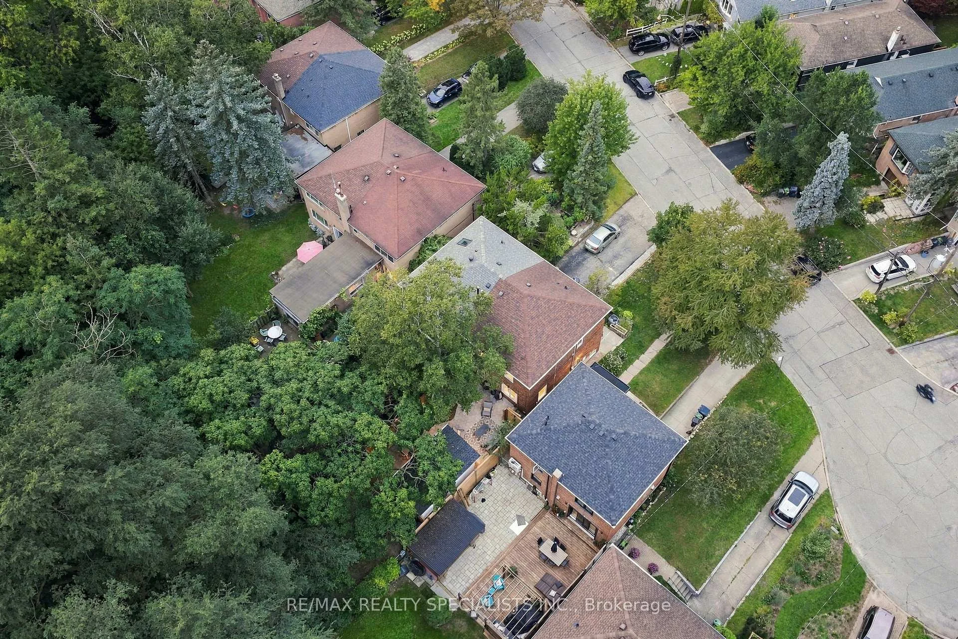 Photo 17 of 67 Twenty Seventh Street, Etobicoke, Long Branch — HOMEH