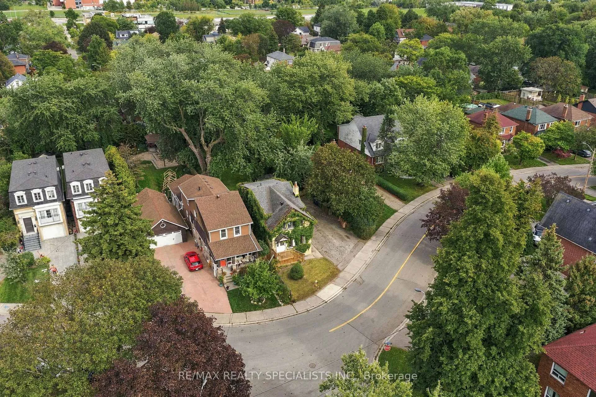 Photo 42 of 67 Twenty Seventh Street, Etobicoke, Long Branch — HOMEH