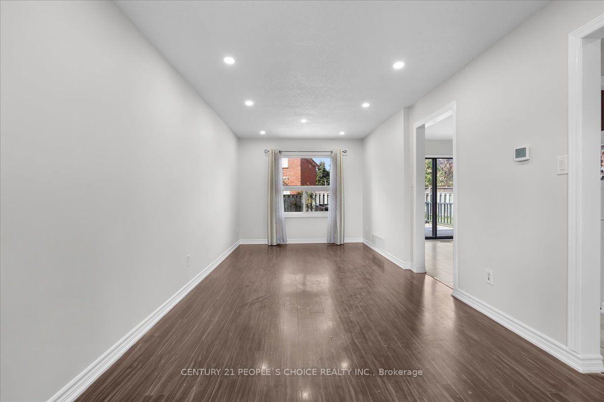 Photo 5 of 28 Beisel Court, Brampton, Heart Lake West — HOMEH