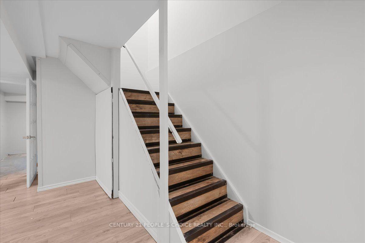 Photo 23 of 28 Beisel Court, Brampton, Heart Lake West — HOMEH