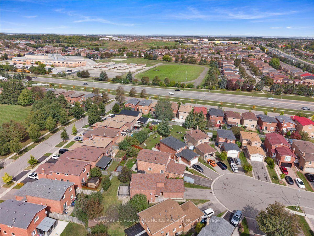 Photo 38 of 28 Beisel Court, Brampton, Heart Lake West — HOMEH