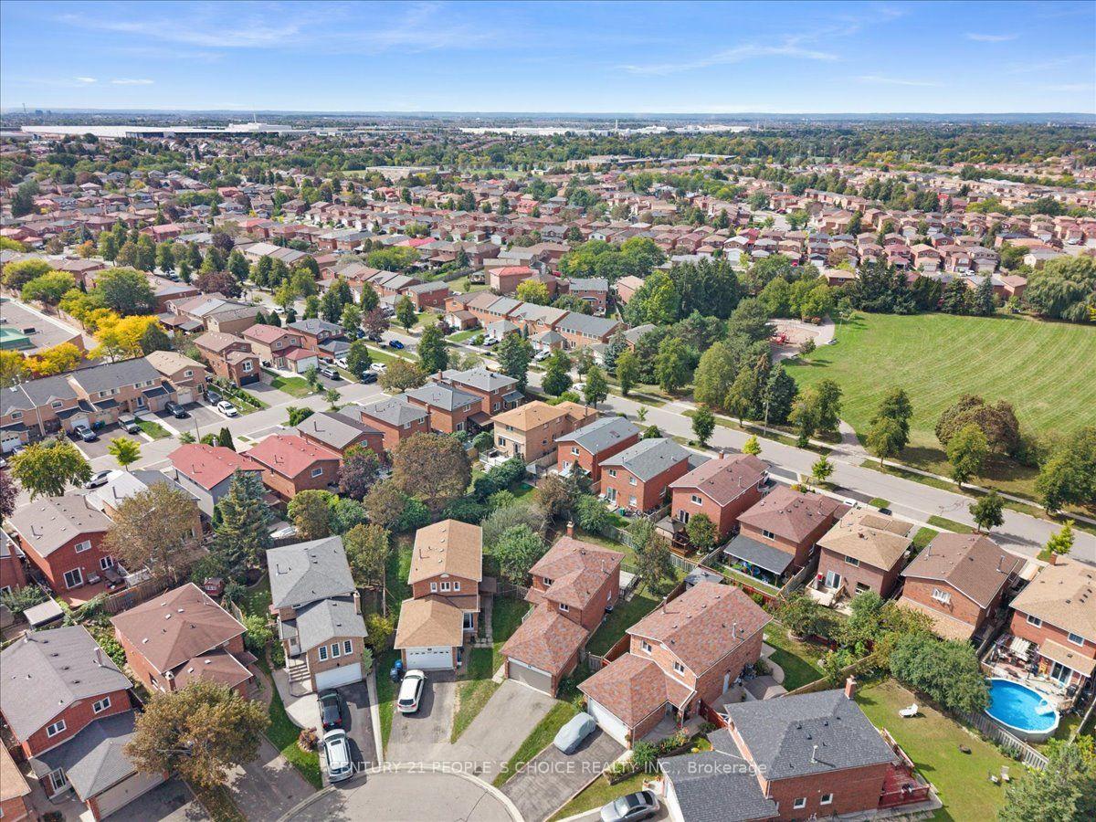 Photo 43 of 28 Beisel Court, Brampton, Heart Lake West — HOMEH