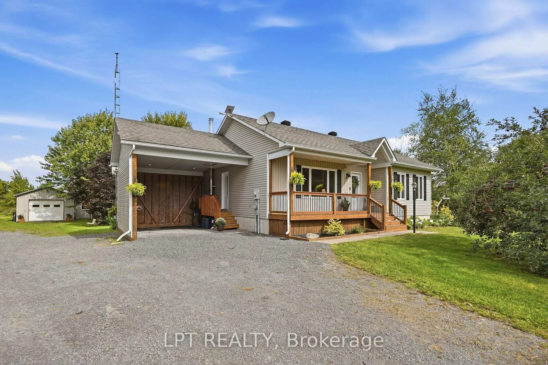Photo 2 of 20375 Dunvegan Road E, North Glengarry, North Glengarry (Lochiel) Twp — HOMEH