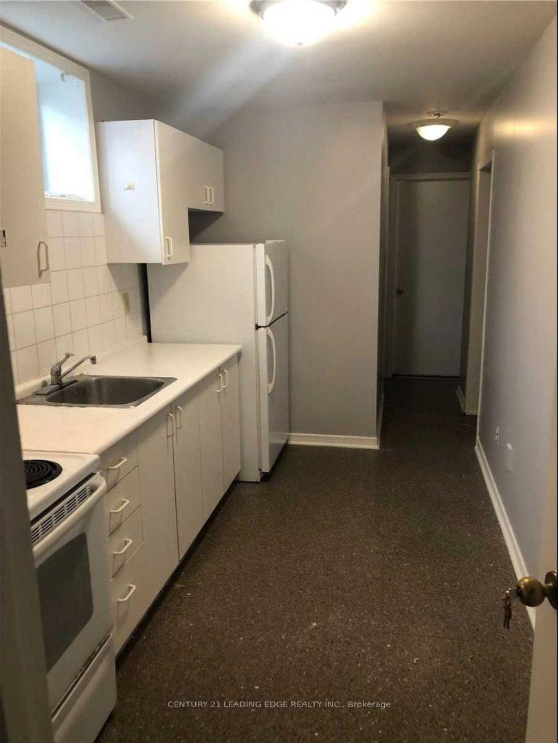 Photo 4 of Unit Bsmt 2, 527 Glengarry Avenue, Toronto, Bedford Park-Nortown — HOMEH