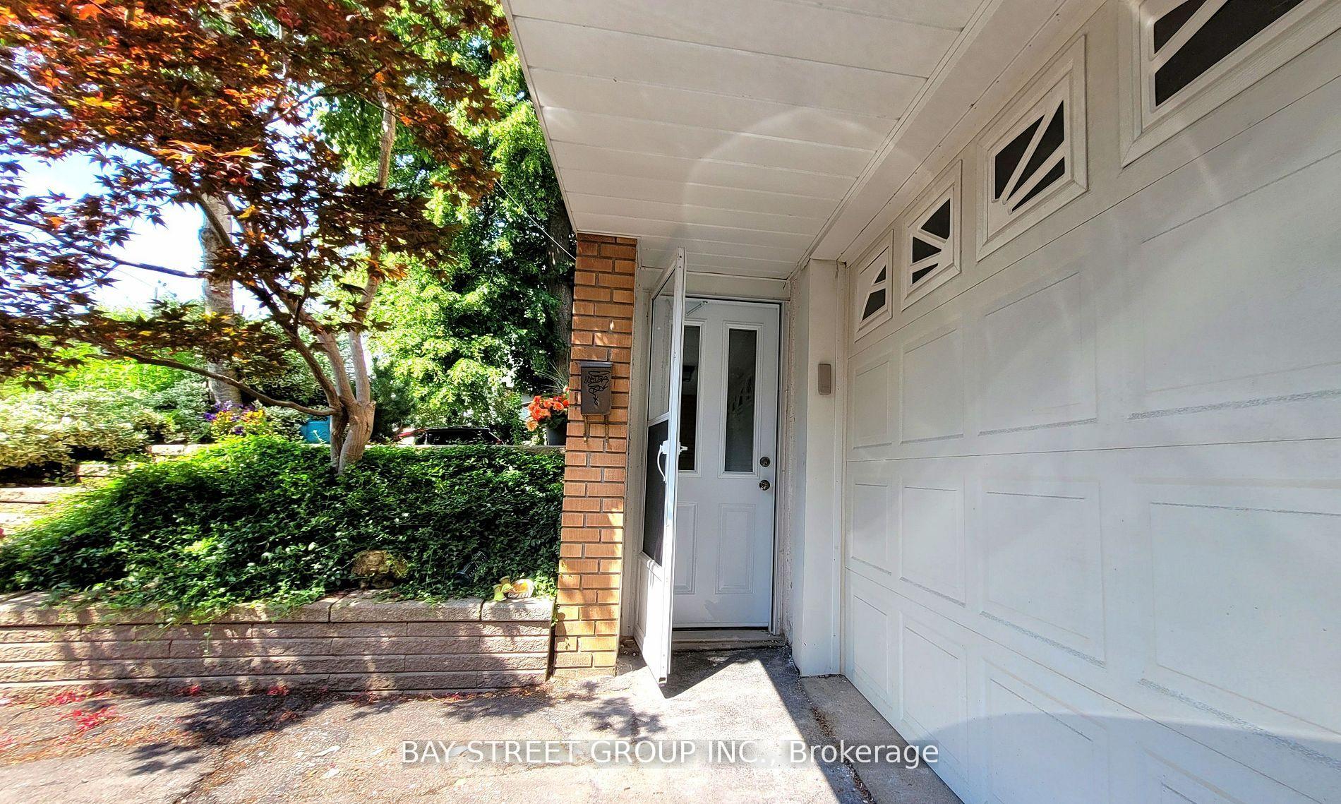 Photo 2 of Unit Lower, 37 Sir Bodwin Place, Markham, Markham Village — HOMEH