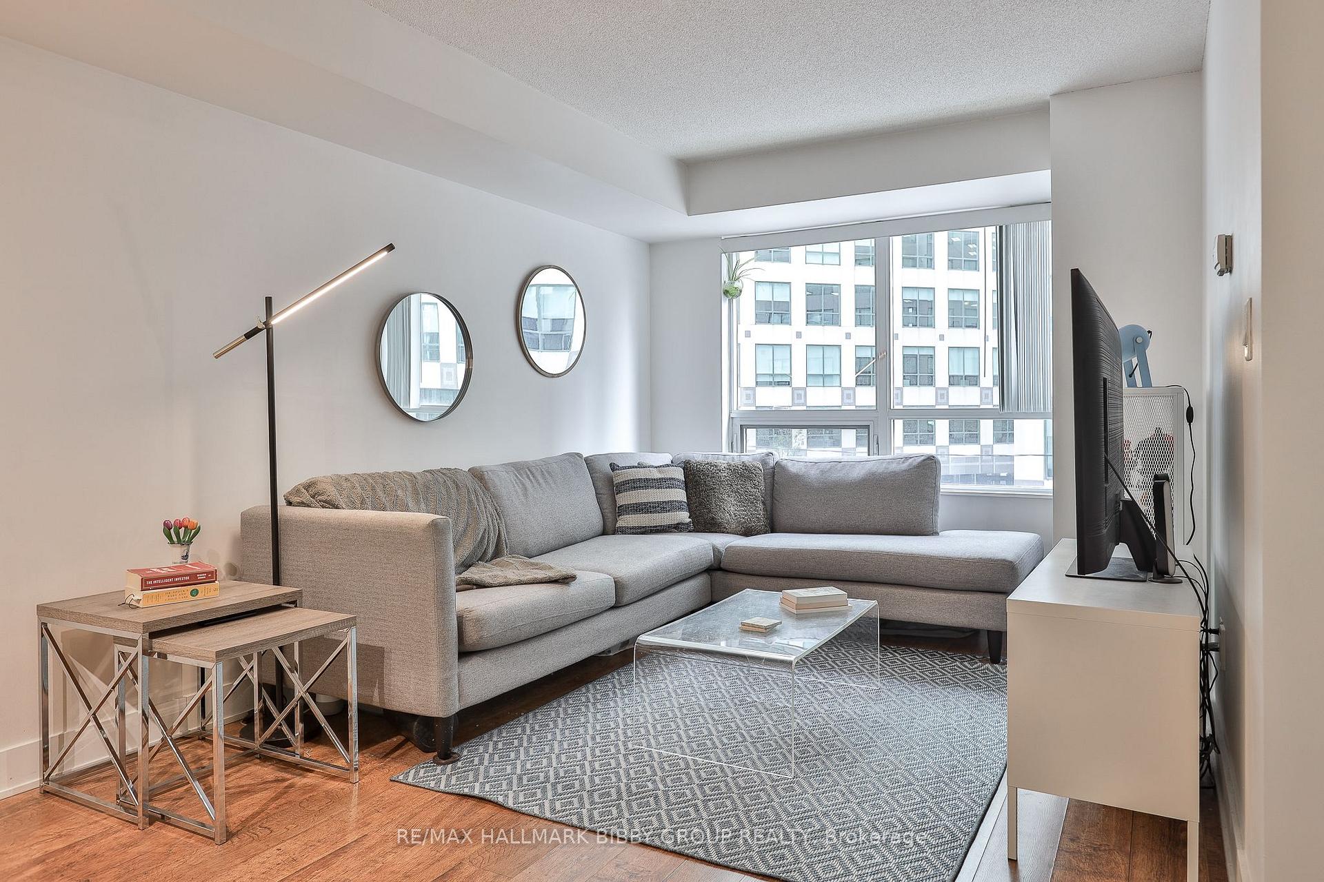 Photo 2 of Unit 309, 20 Blue Jays Way, Toronto, Waterfront Communities — HOMEH