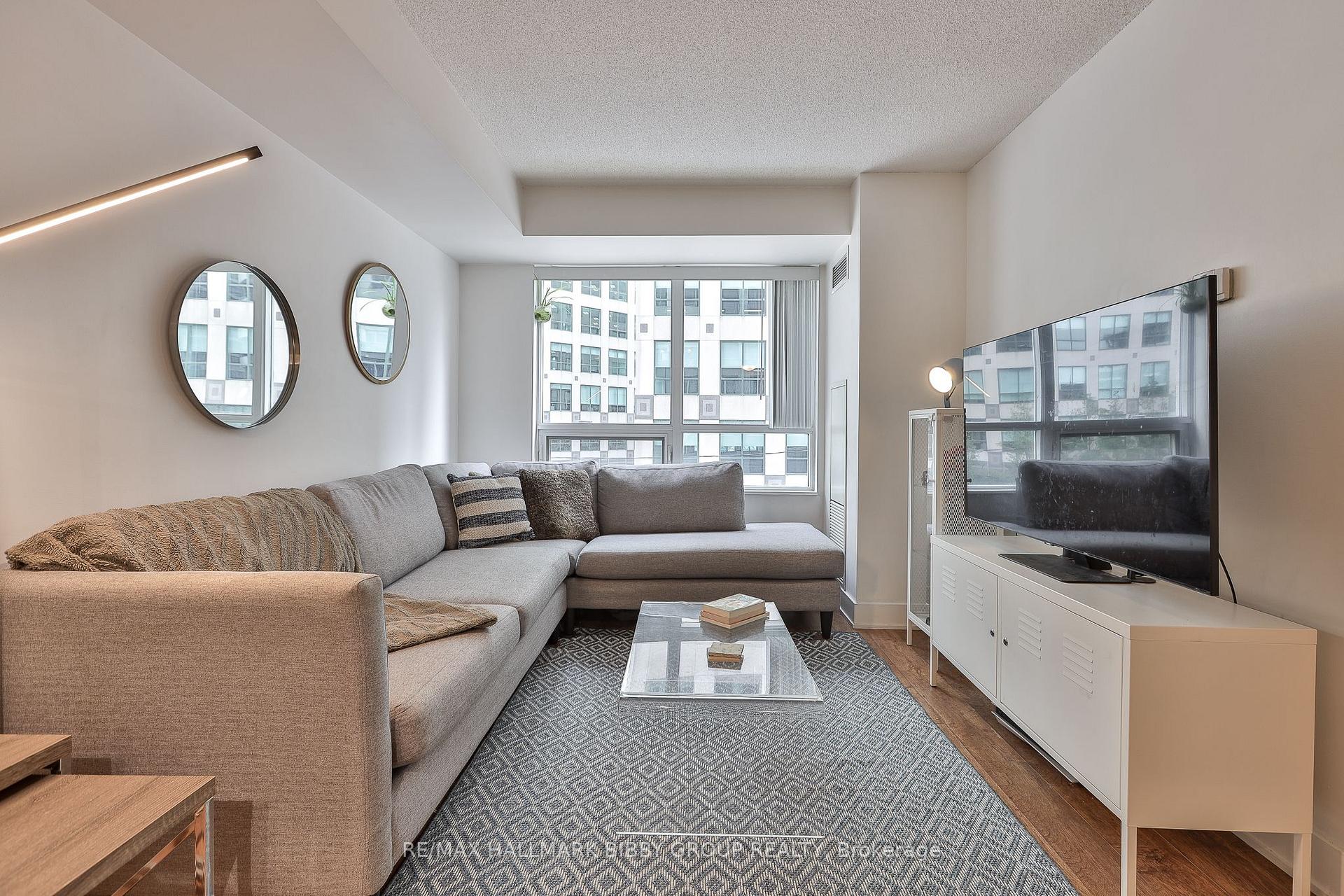 Photo 3 of Unit 309, 20 Blue Jays Way, Toronto, Waterfront Communities — HOMEH