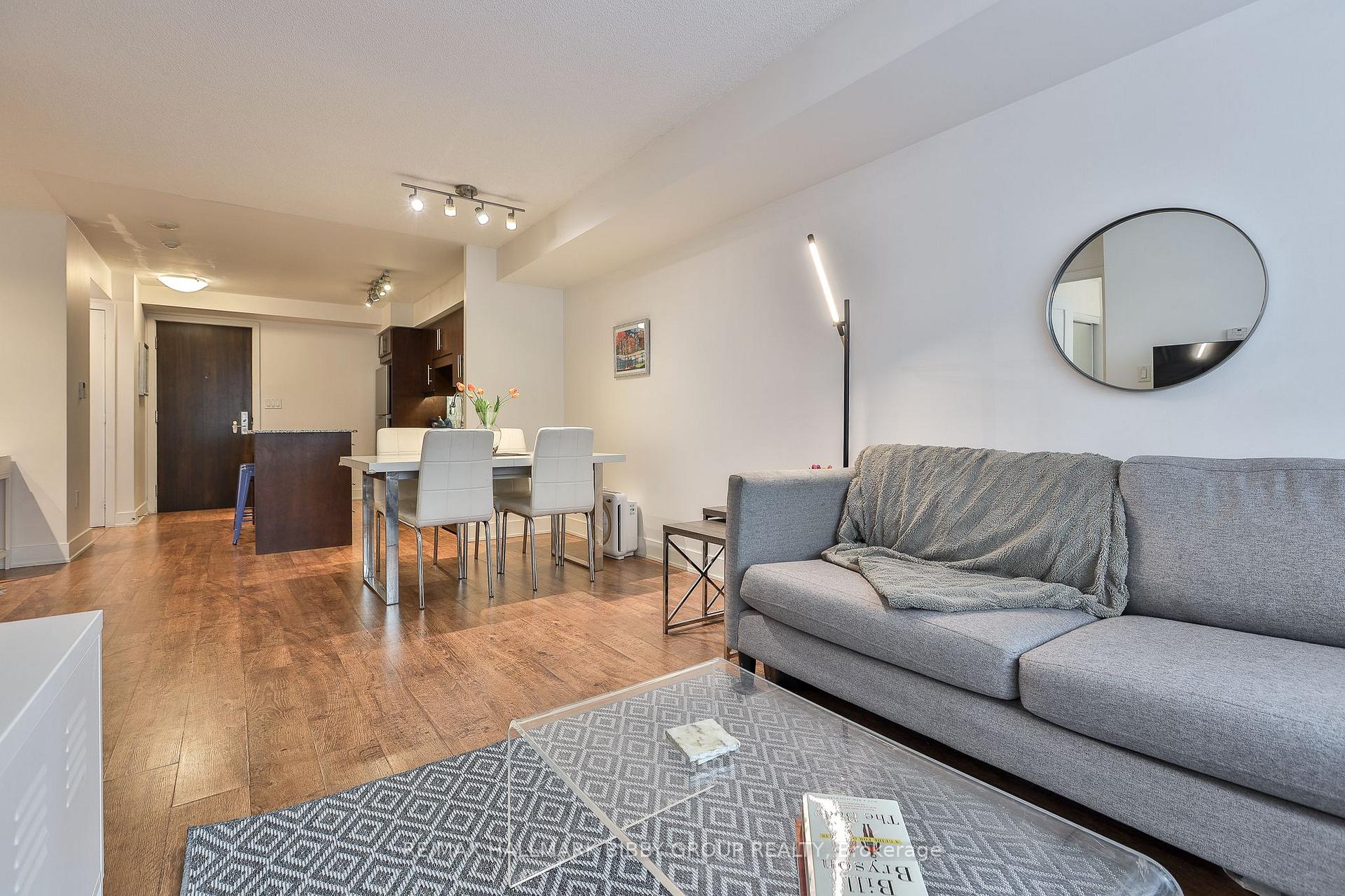 Photo 4 of Unit 309, 20 Blue Jays Way, Toronto, Waterfront Communities — HOMEH