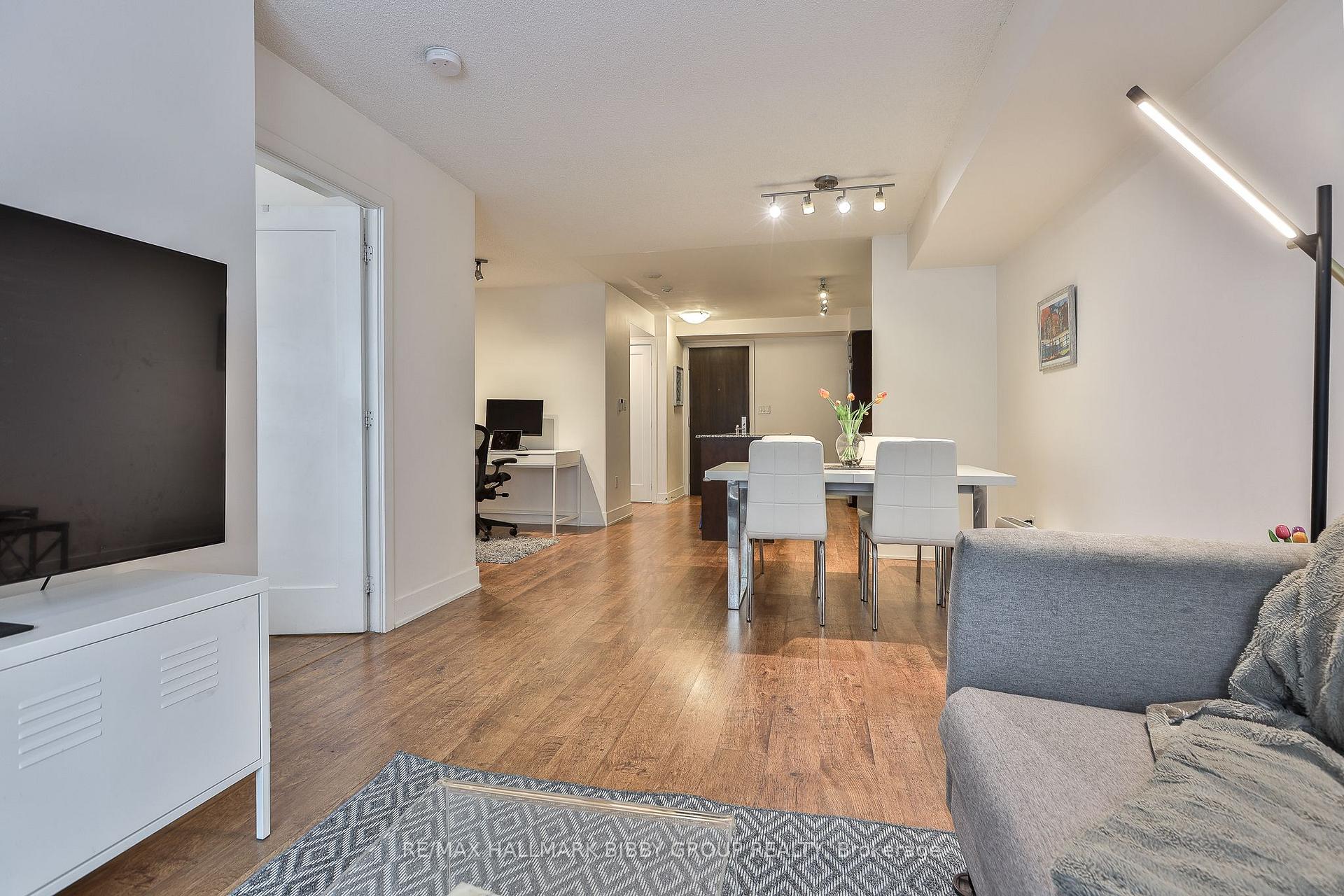 Photo 5 of Unit 309, 20 Blue Jays Way, Toronto, Waterfront Communities — HOMEH