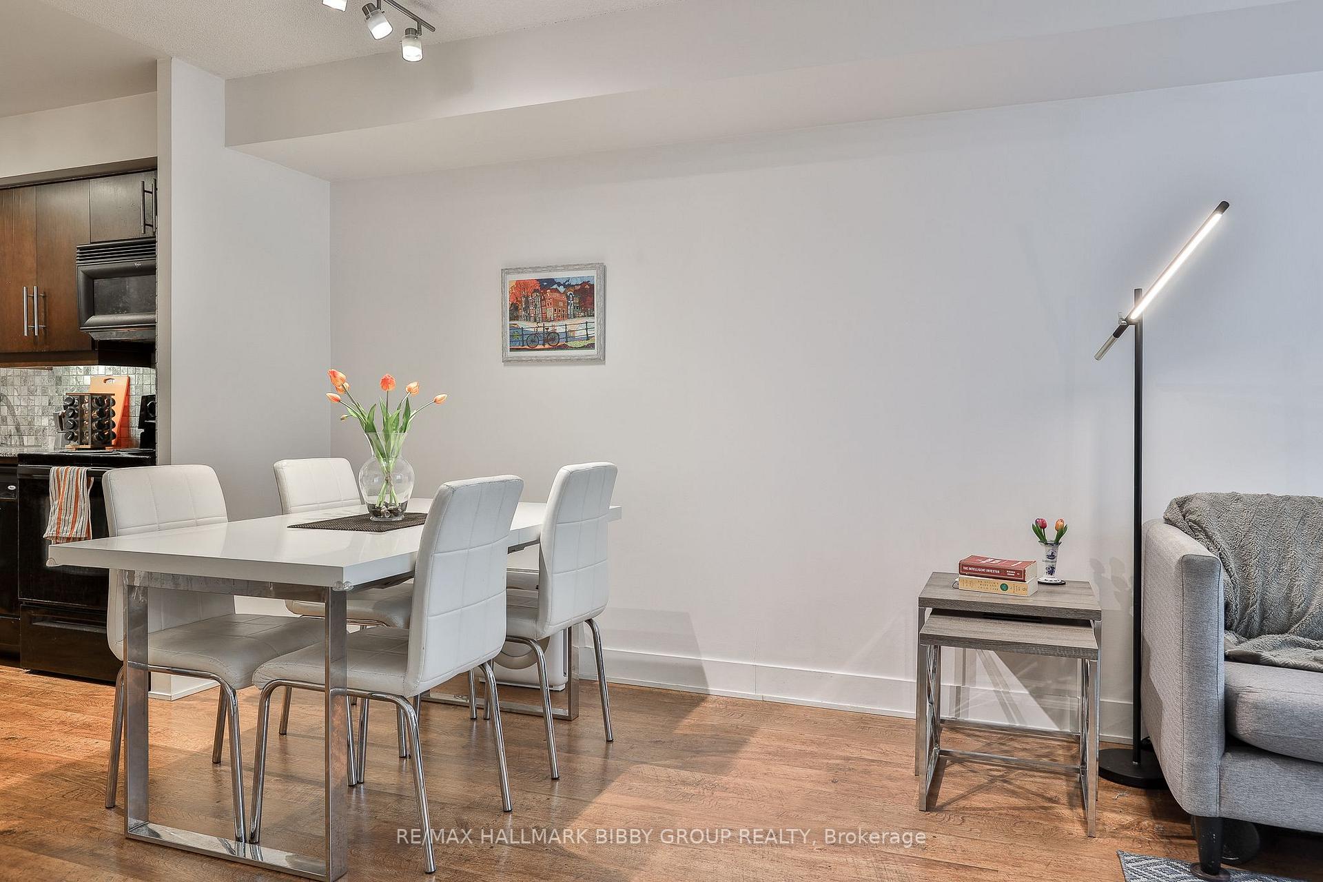 Photo 7 of Unit 309, 20 Blue Jays Way, Toronto, Waterfront Communities — HOMEH