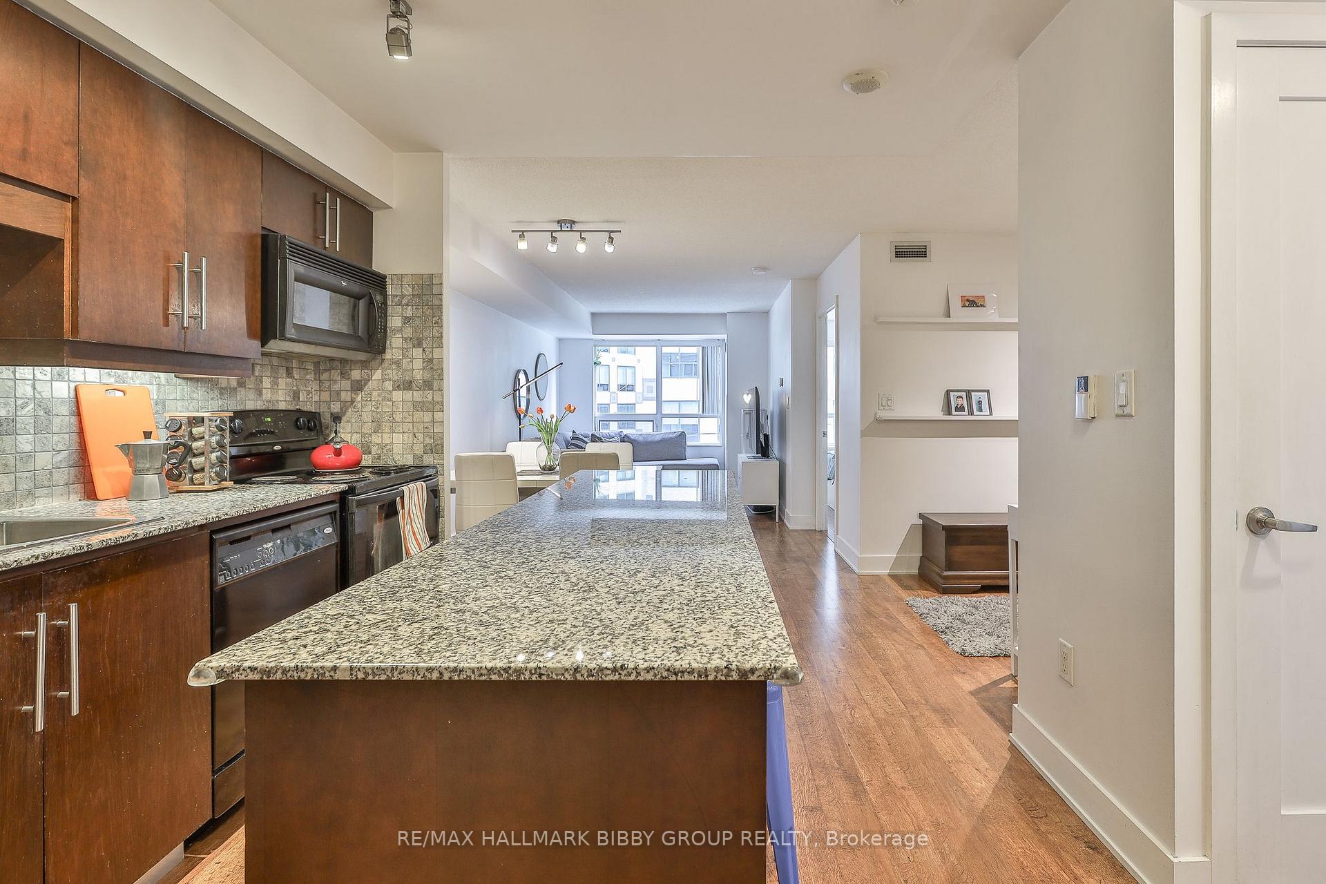 Photo 10 of Unit 309, 20 Blue Jays Way, Toronto, Waterfront Communities — HOMEH