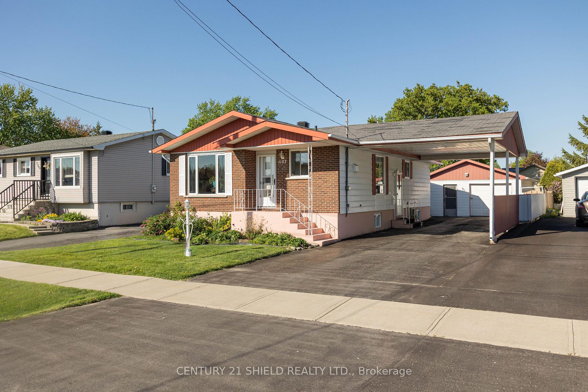 Photo of 1107 Grand Avenue