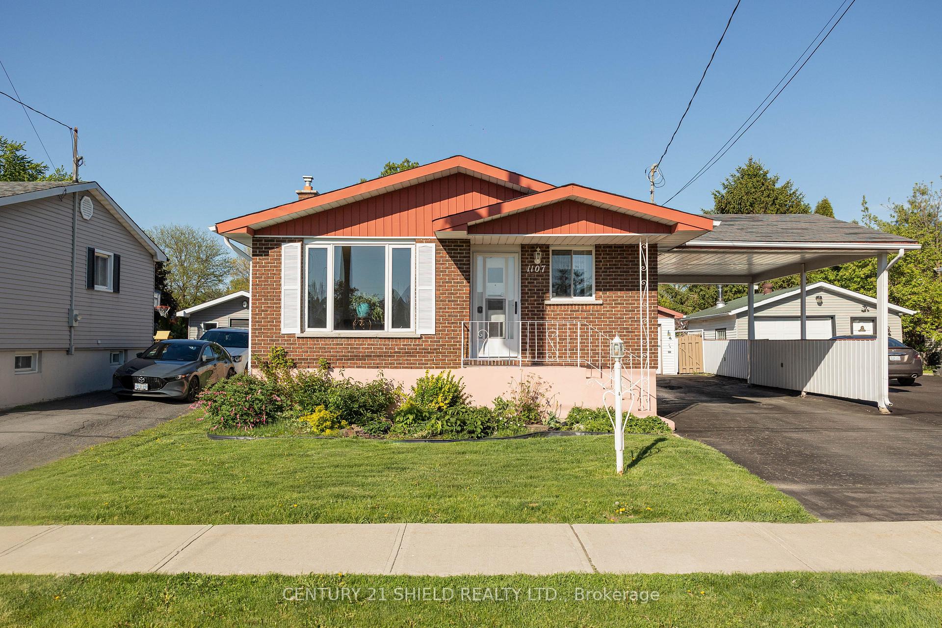 Photo 2 of 1107 Grand Avenue, Cornwall, Cornwall — HOMEH