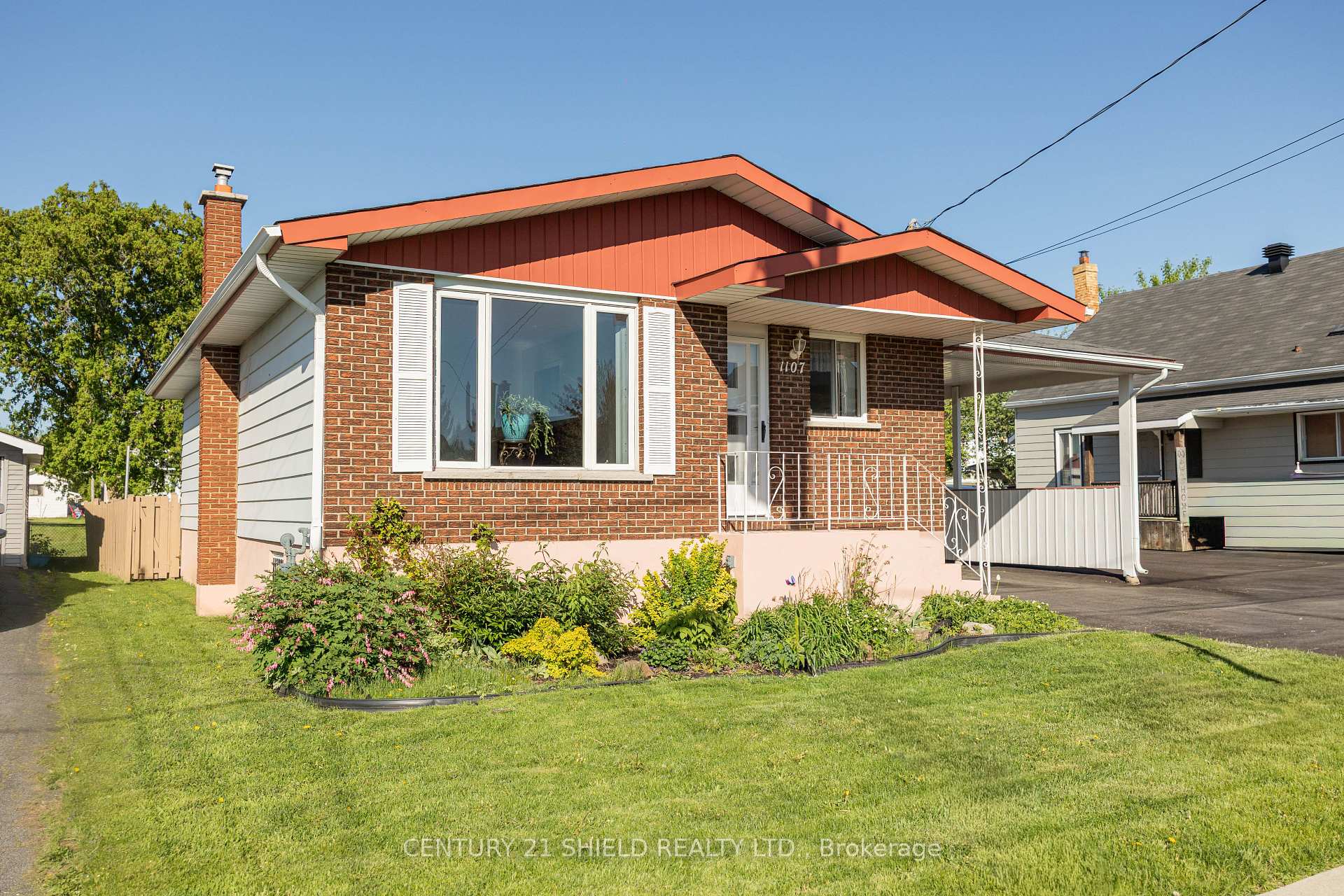 Photo 3 of 1107 Grand Avenue, Cornwall, Cornwall — HOMEH