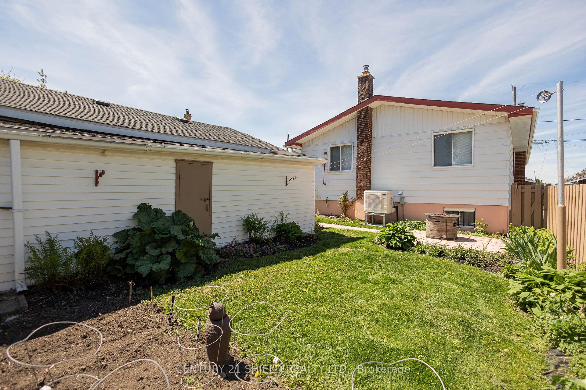 Photo 5 of 1107 Grand Avenue, Cornwall, Cornwall — HOMEH