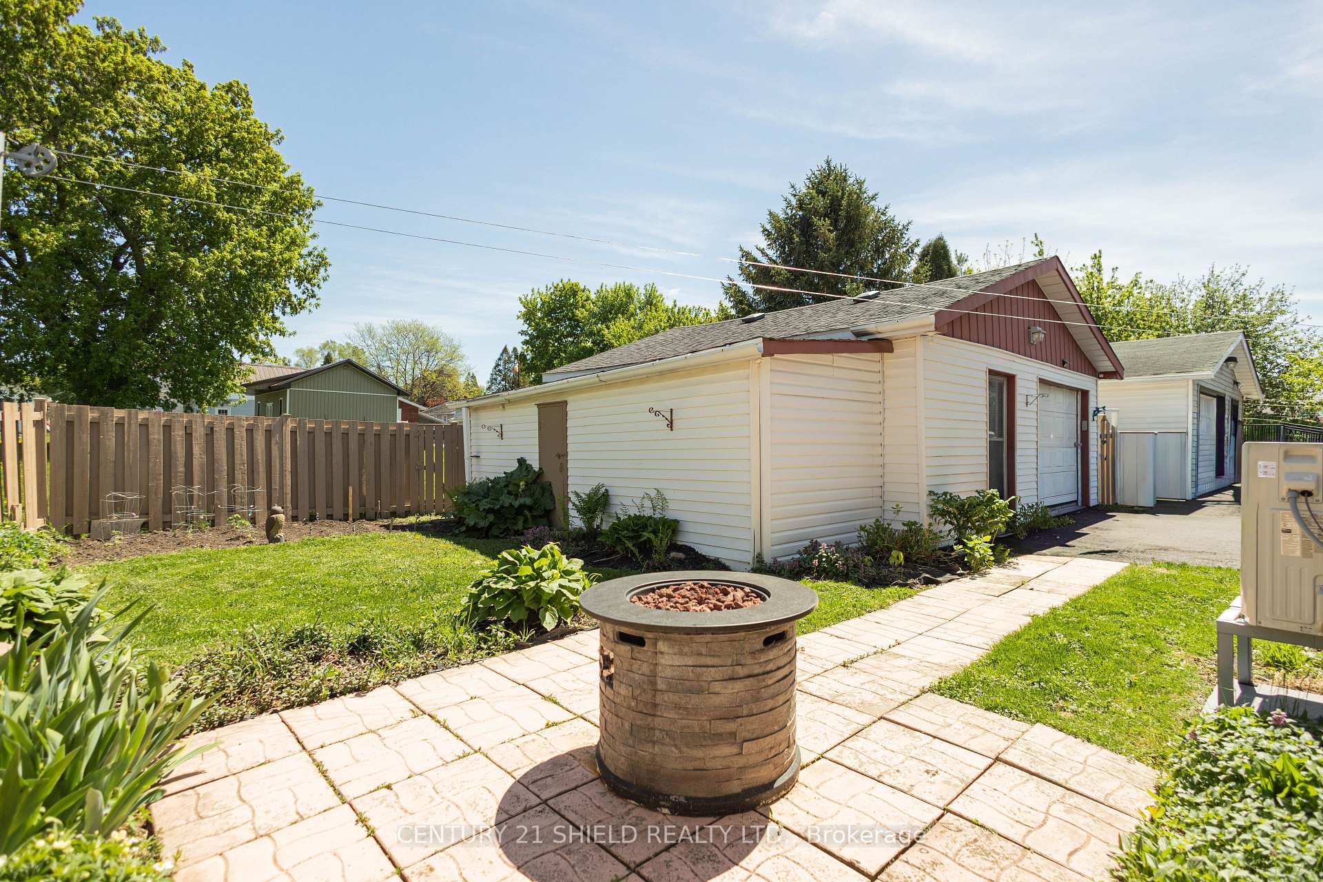Photo 6 of 1107 Grand Avenue, Cornwall, Cornwall — HOMEH