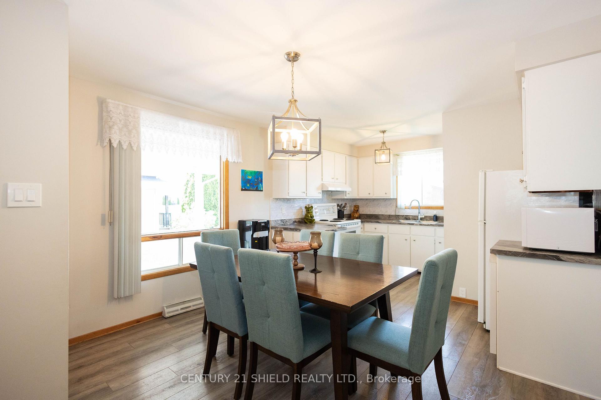 Photo 9 of 1107 Grand Avenue, Cornwall, Cornwall — HOMEH