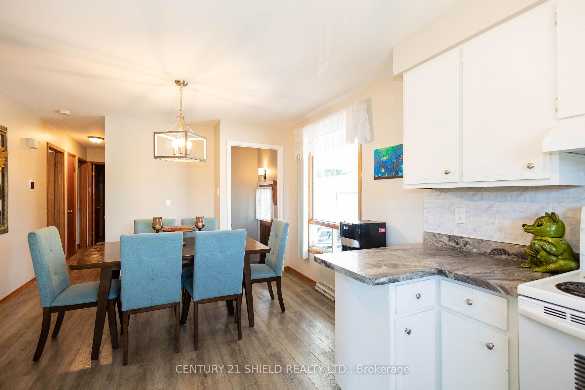 Photo 10 of 1107 Grand Avenue, Cornwall, Cornwall — HOMEH
